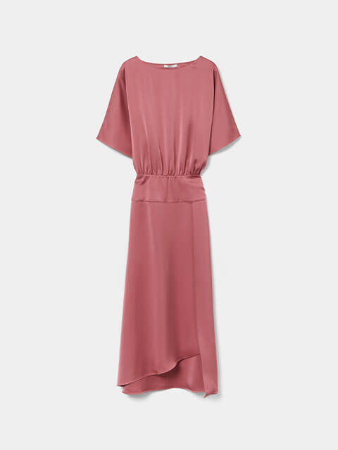 Asymmetrical flowy dress with batwing sleeves.