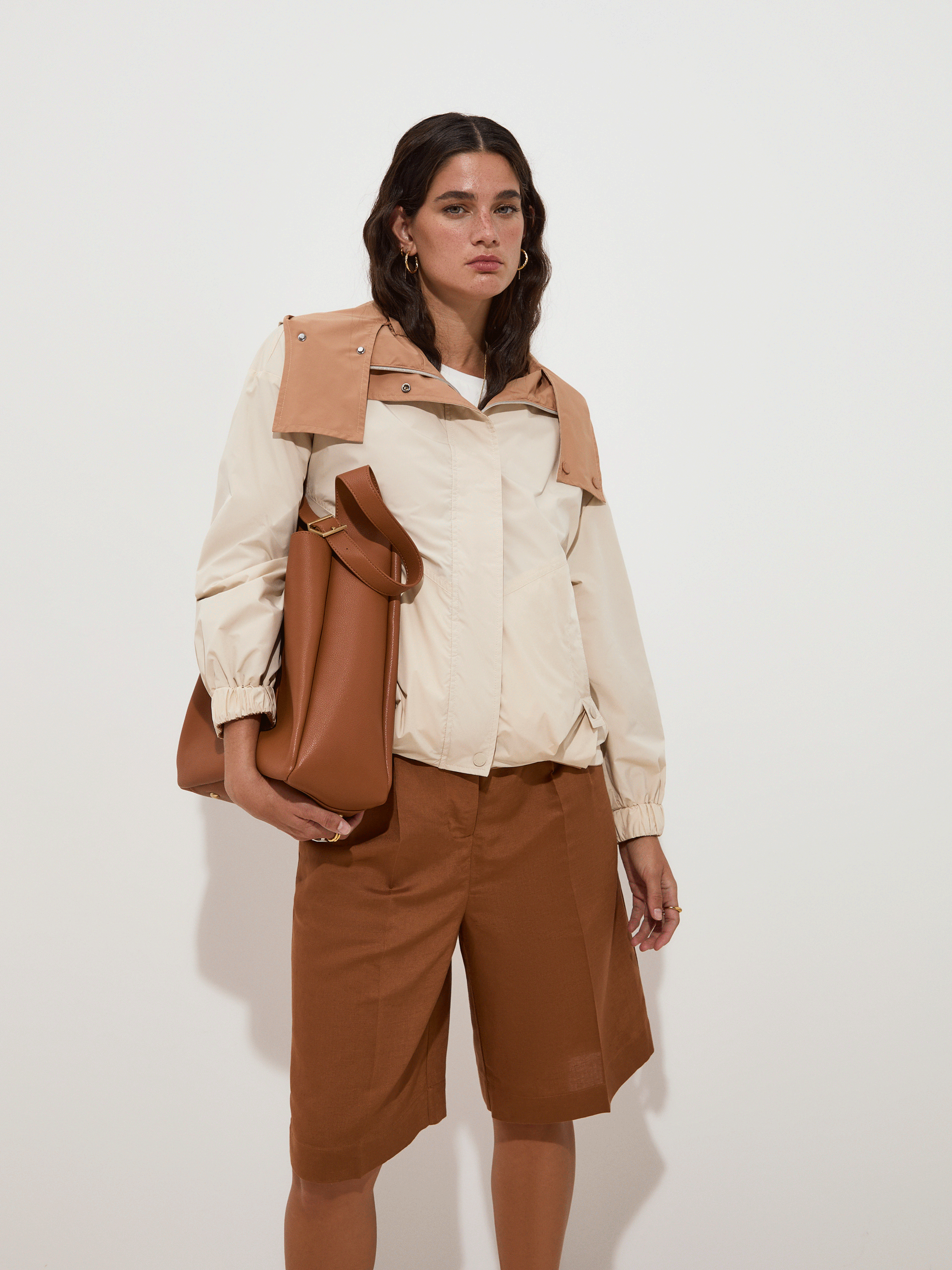 Blus�o revers�vel com capuz