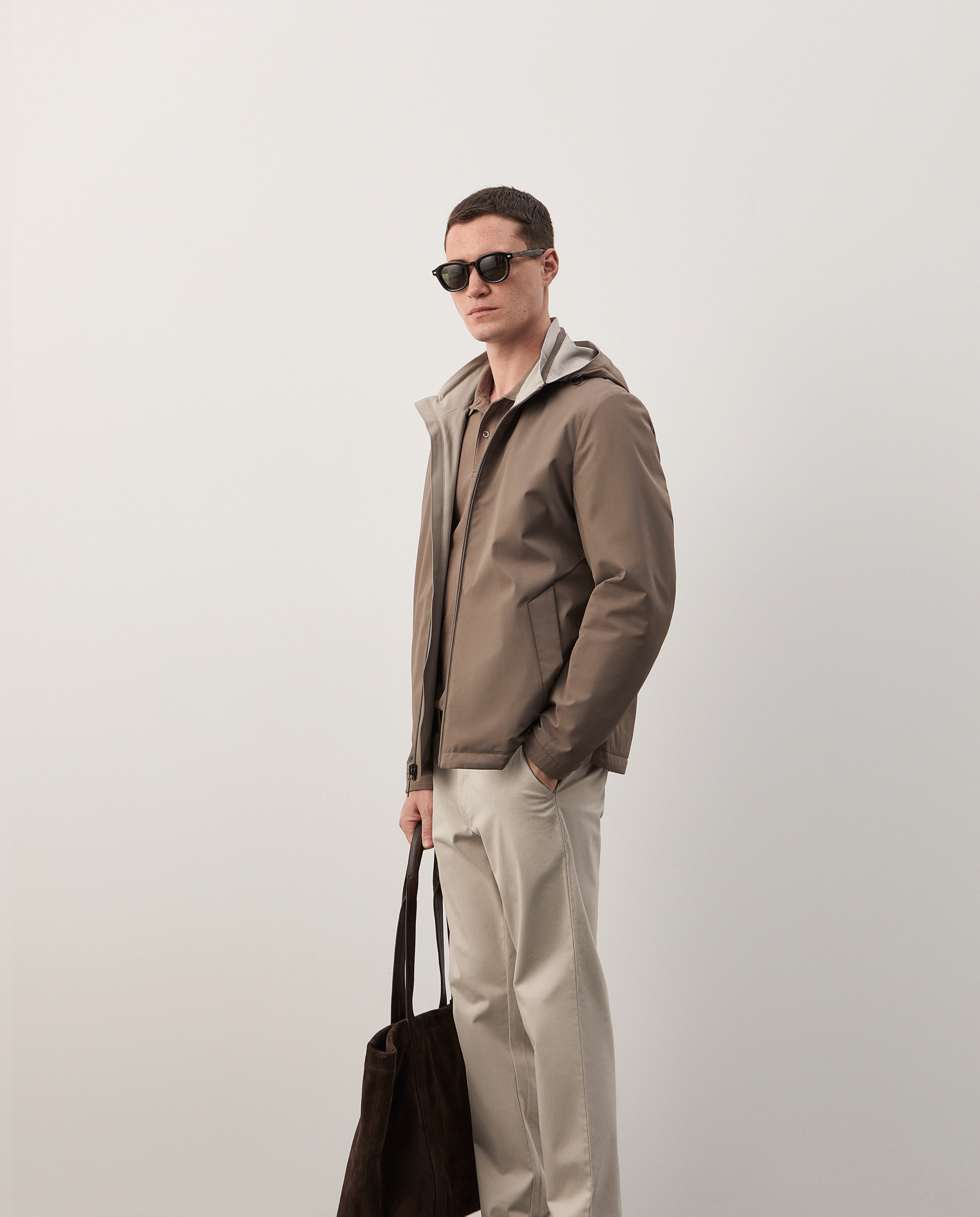 Blus�o revers�vel com capuz