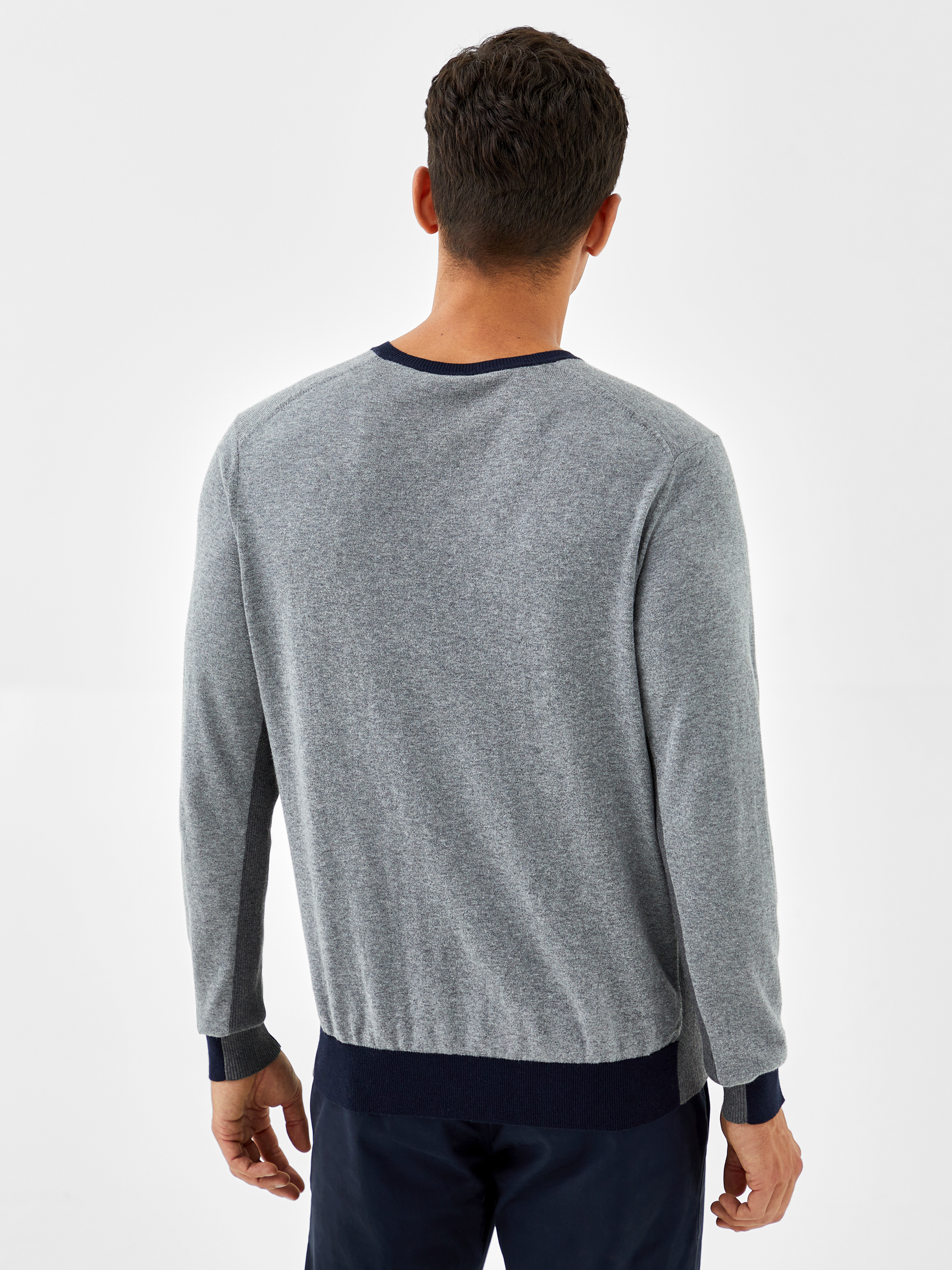 Jersey de algodón y cachemir con cuello de pico