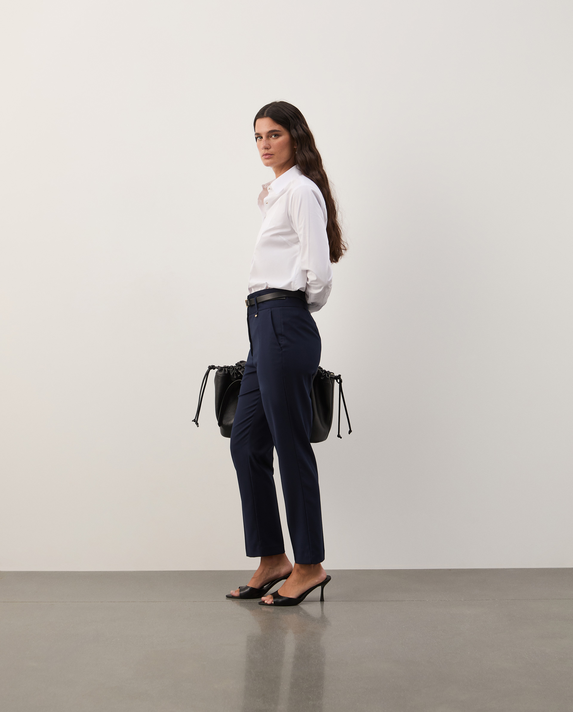 Pantalones chino azul marino