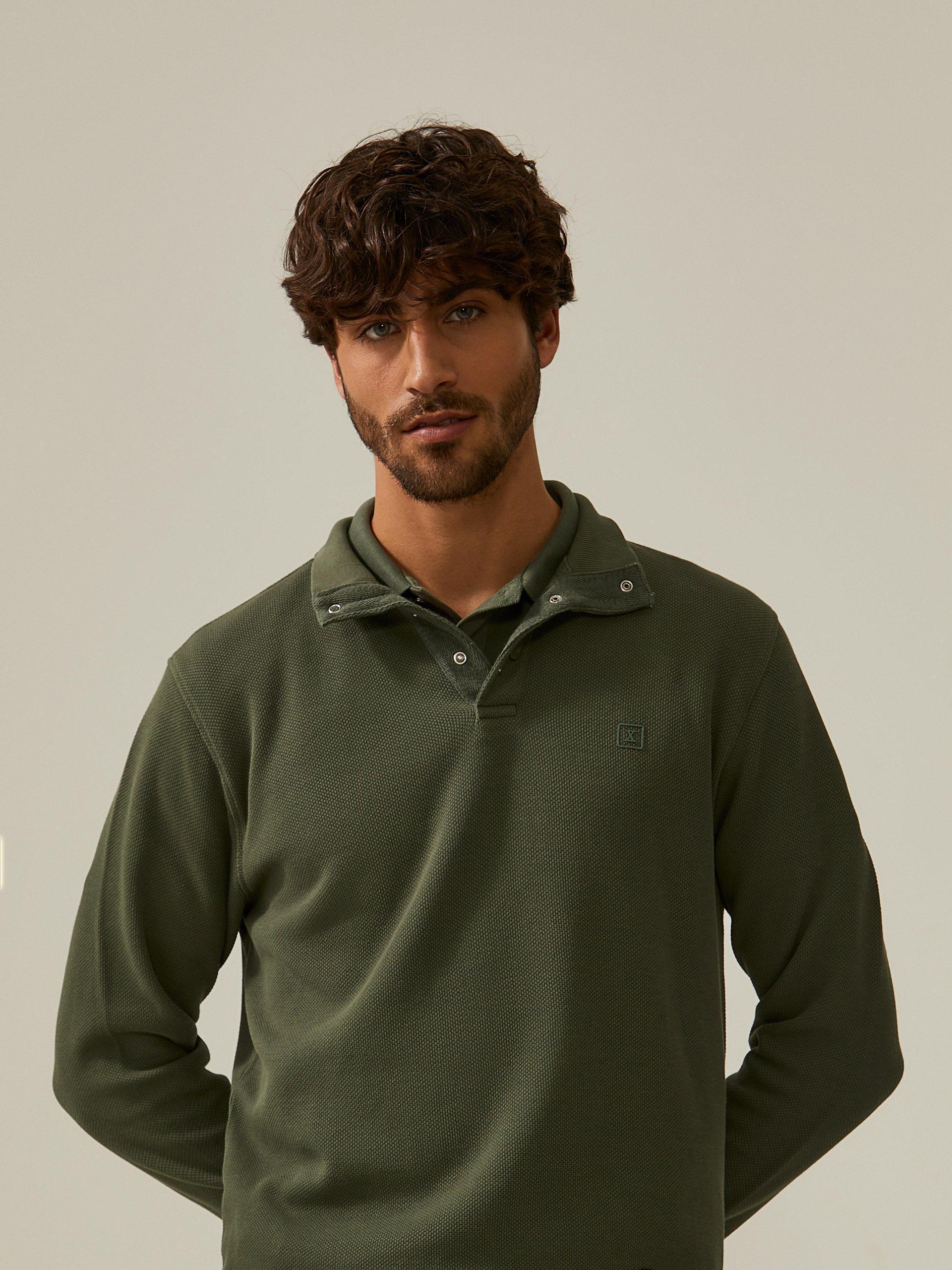 Sweater with springs