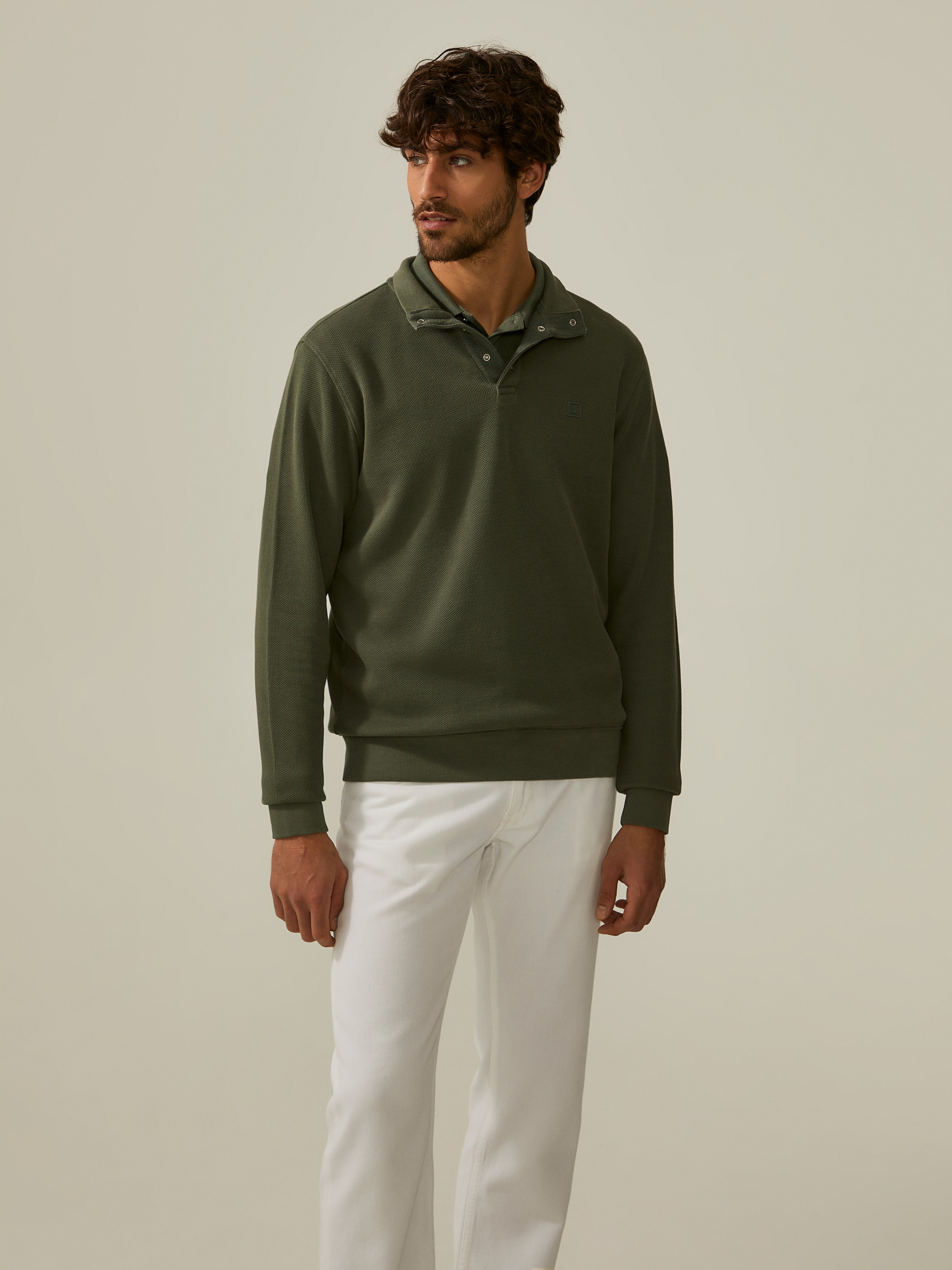 Sweater with springs