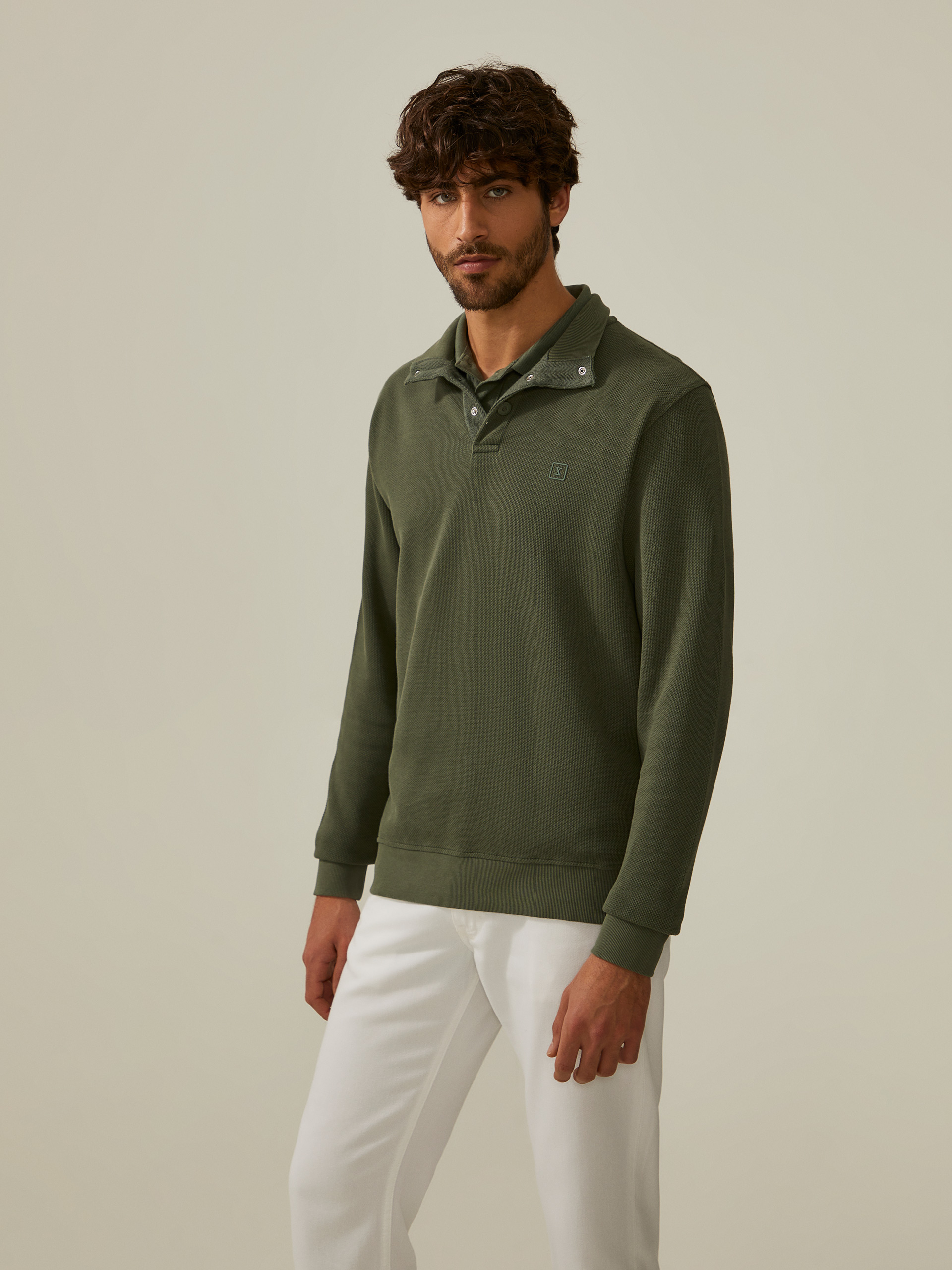 Sweater with springs