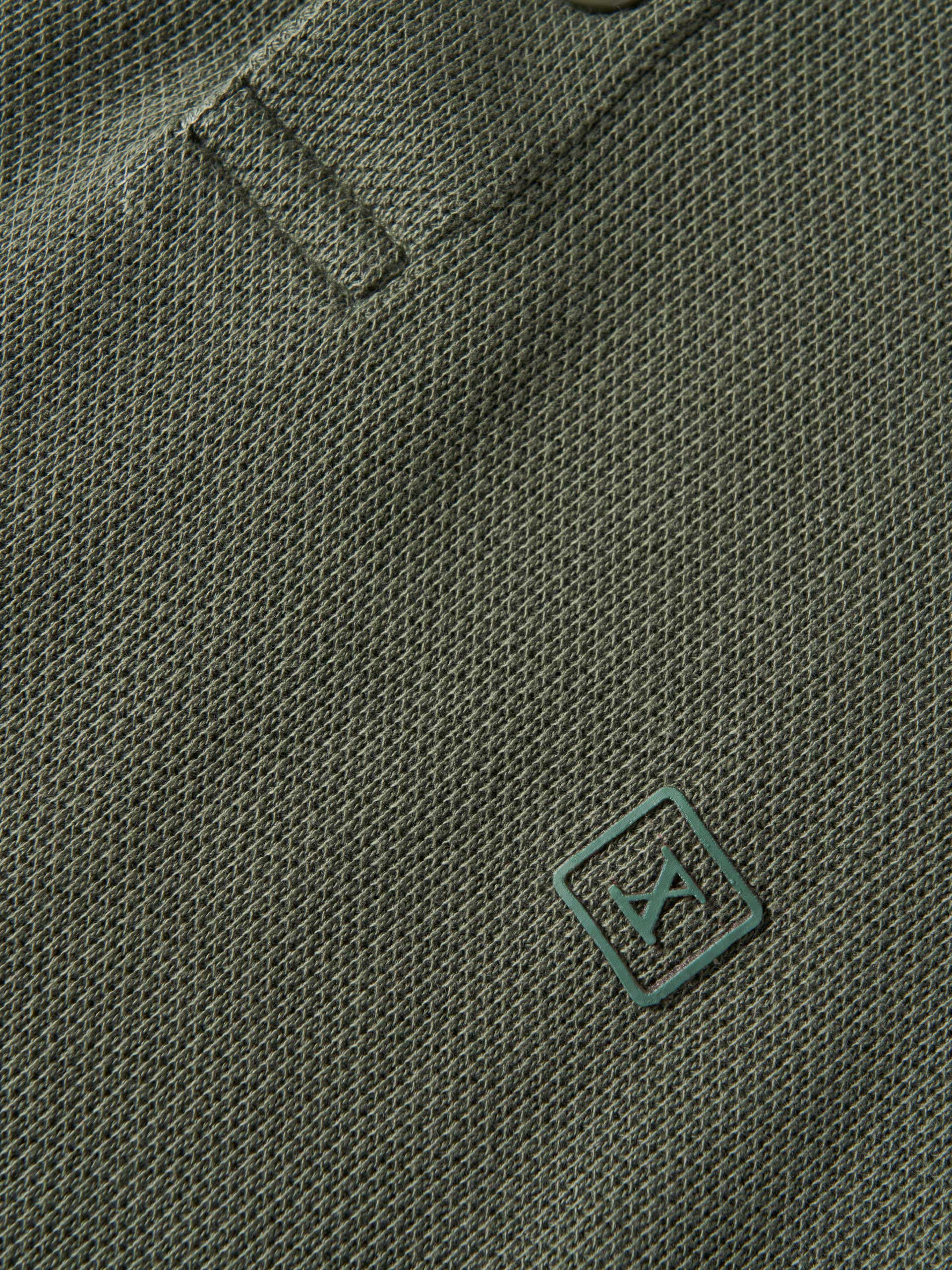 Sweater with springs