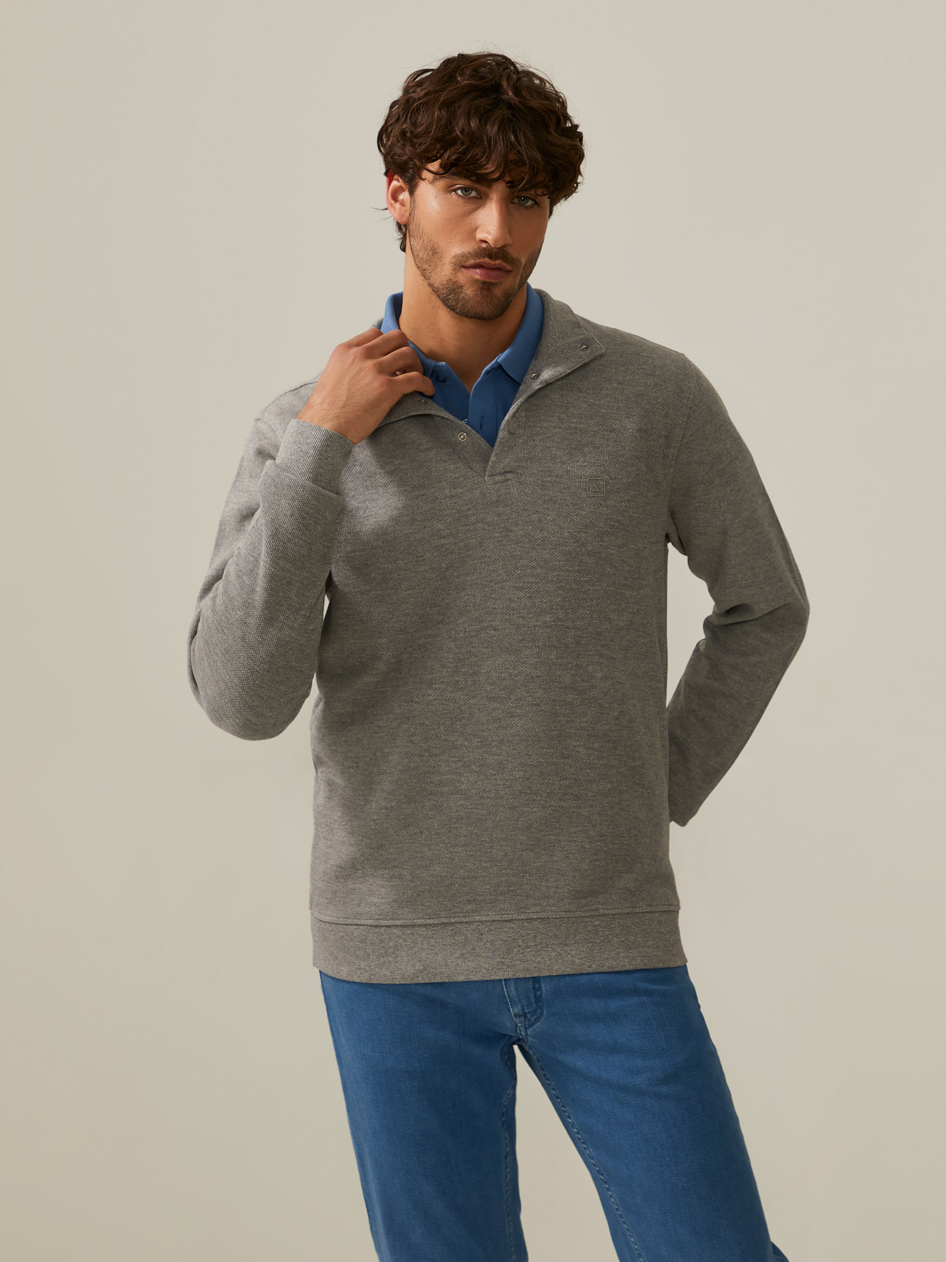 Sweater with springs