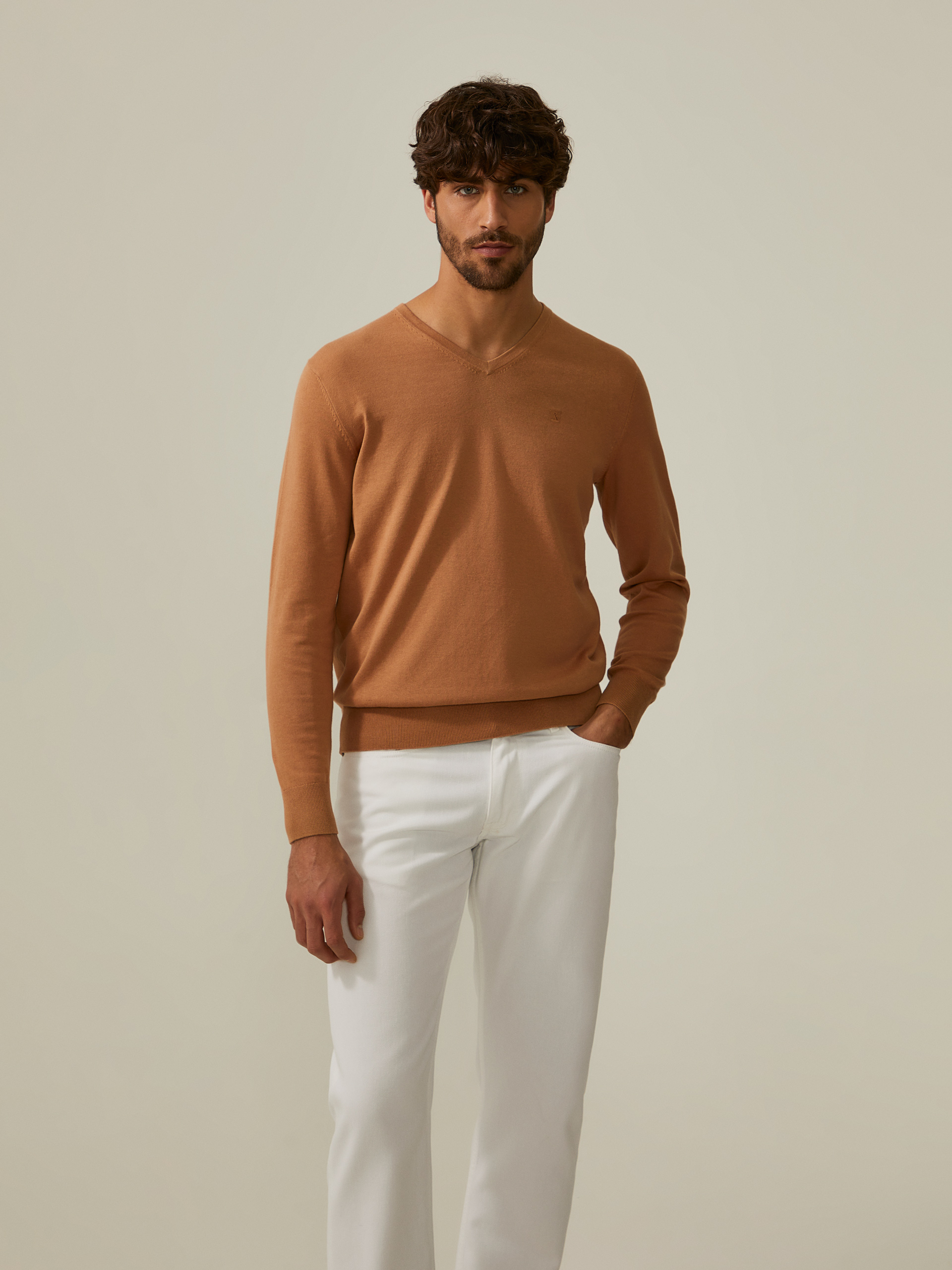 V-neck pullover