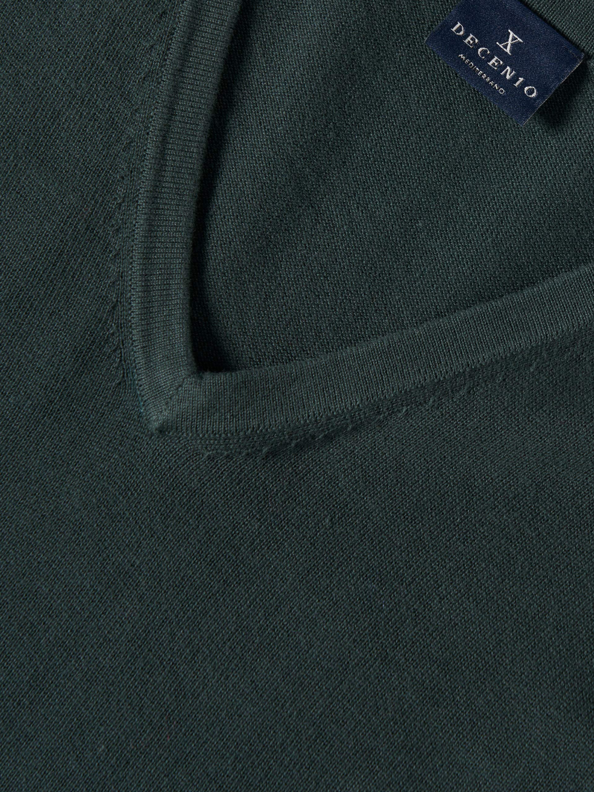 V-neck pullover