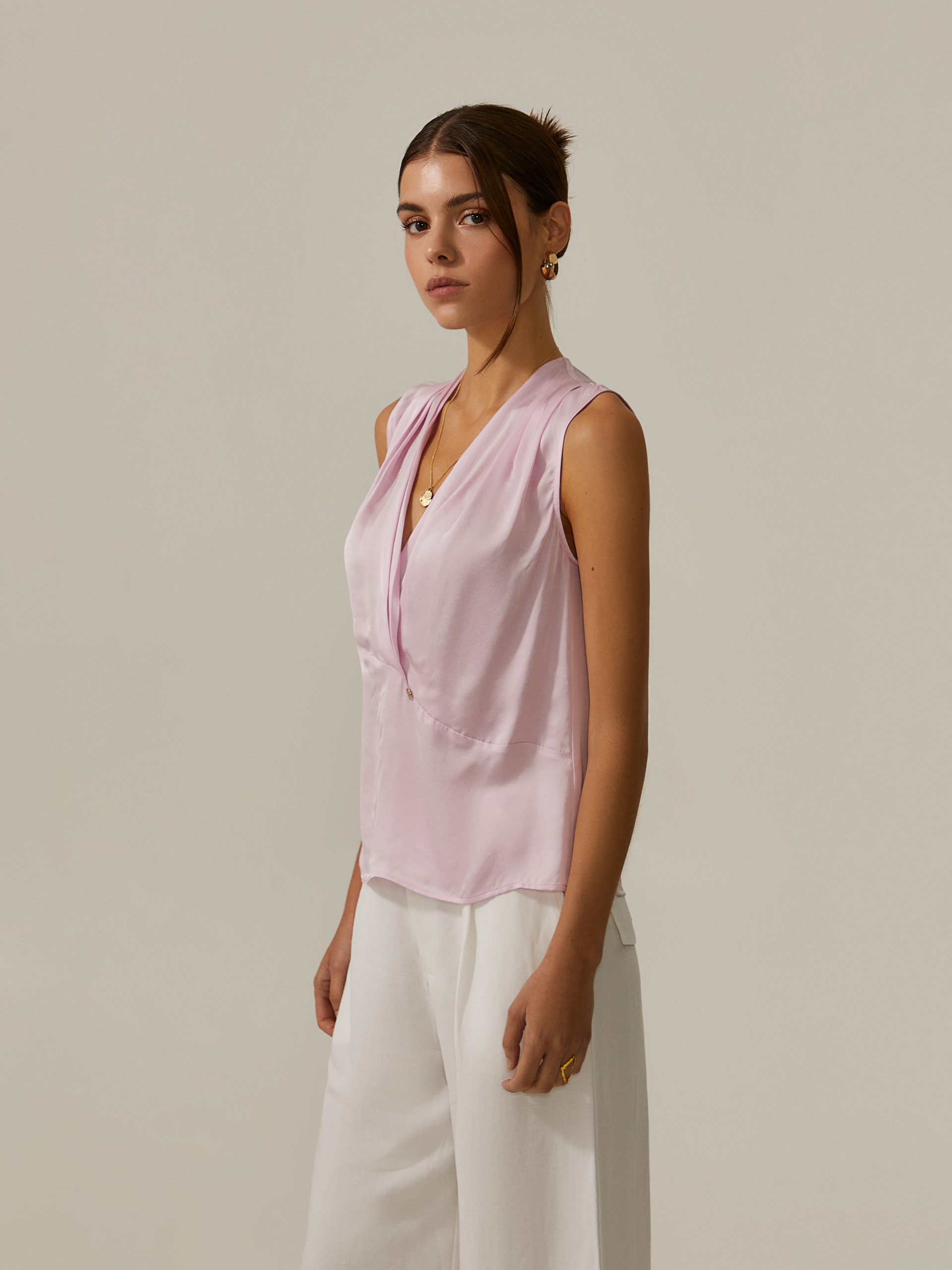 Sleeveless blouse