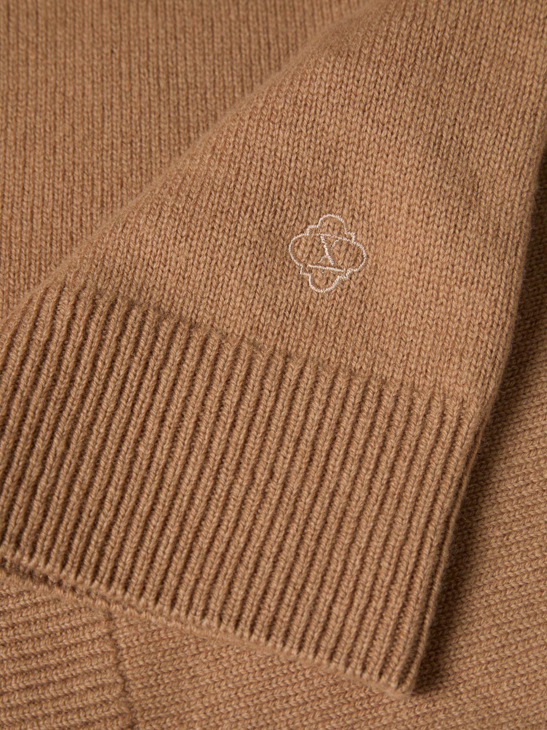 Woolen knit sweater