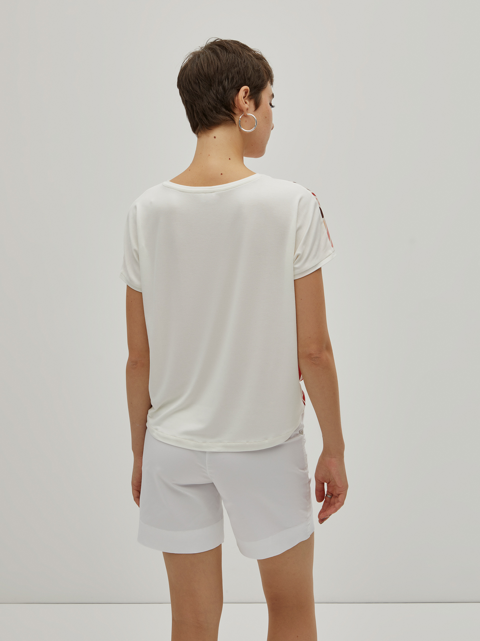 T-shirt padrão flores