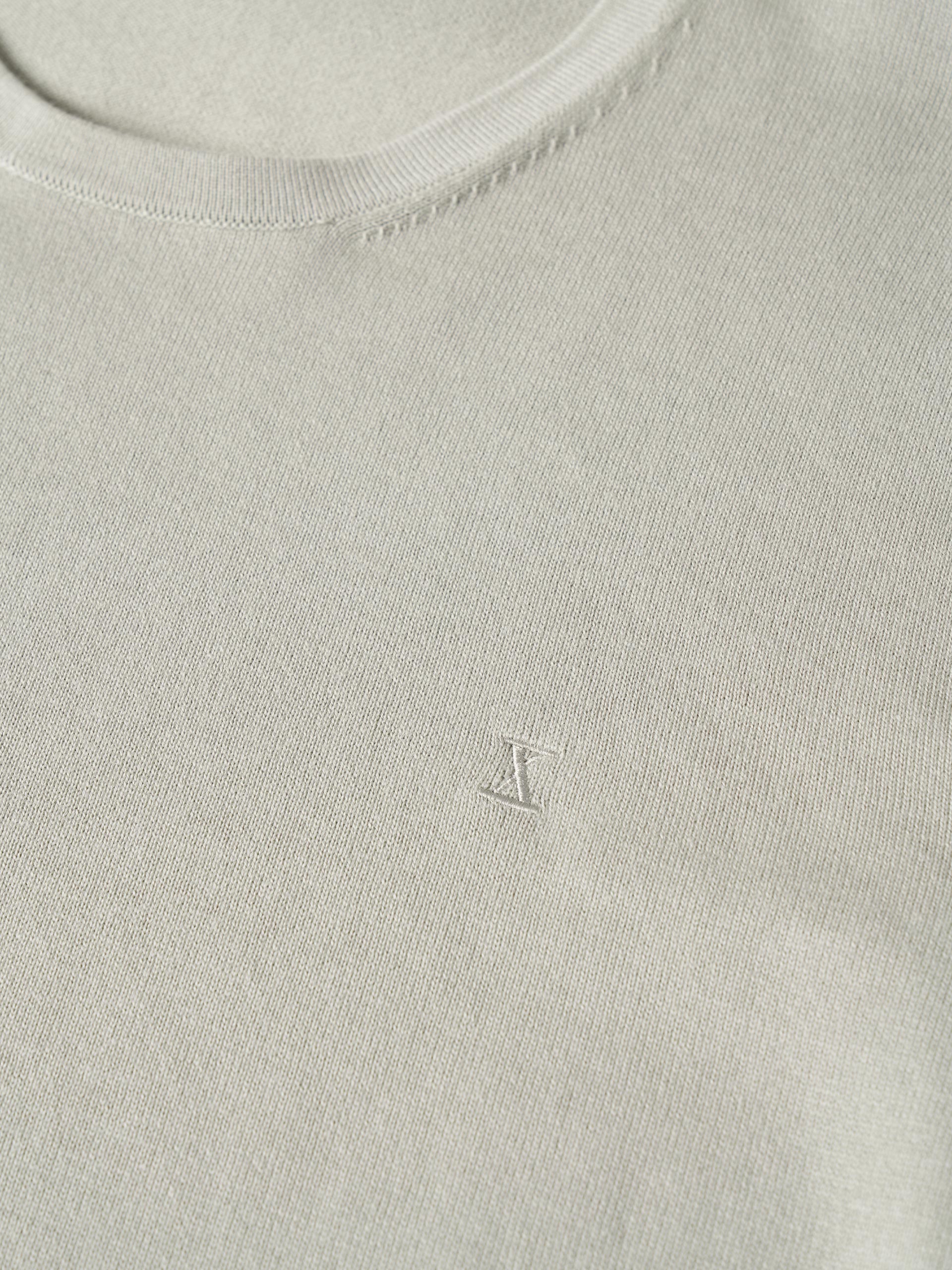 Round neck pullover