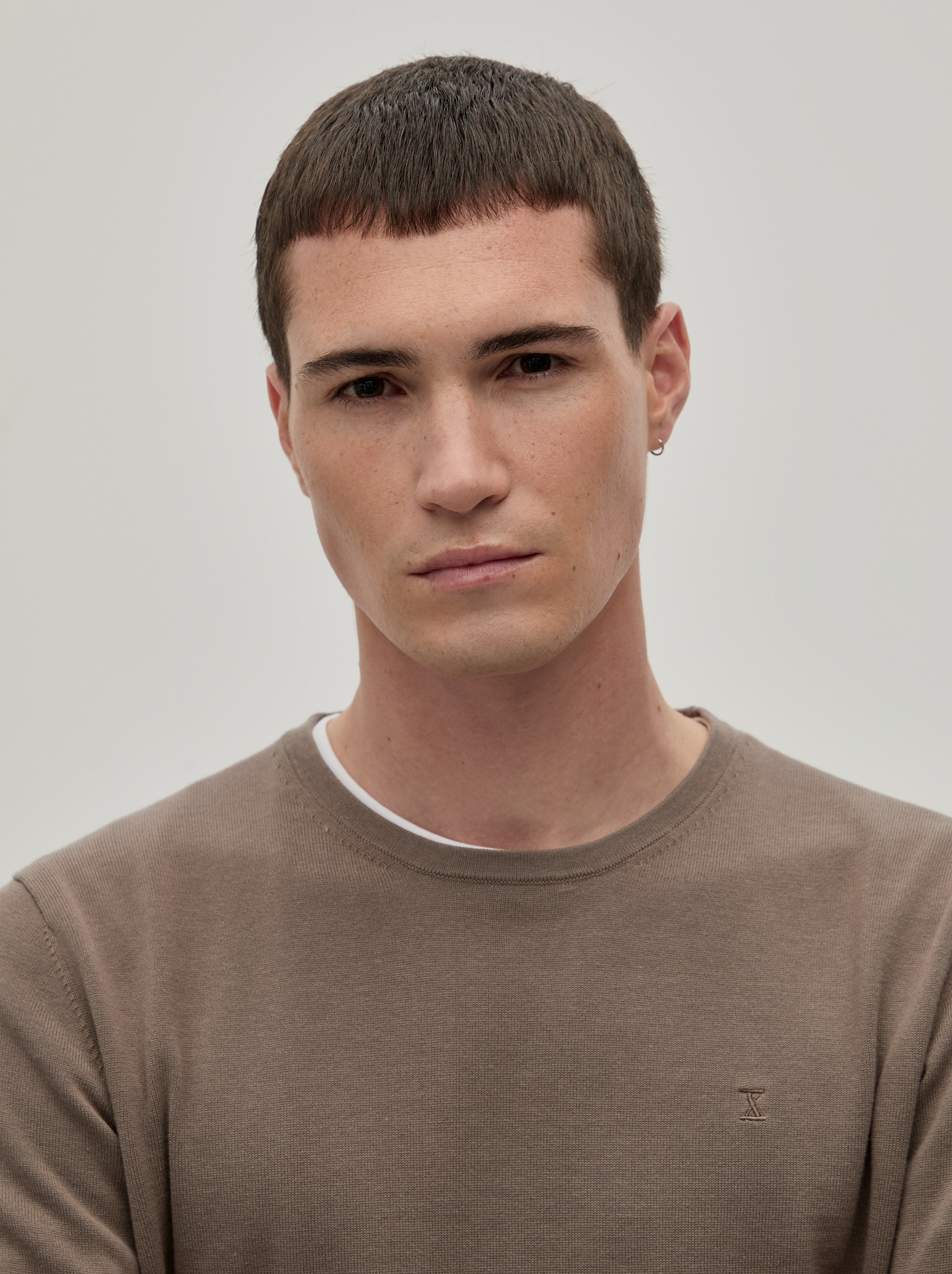 Round neck pullover