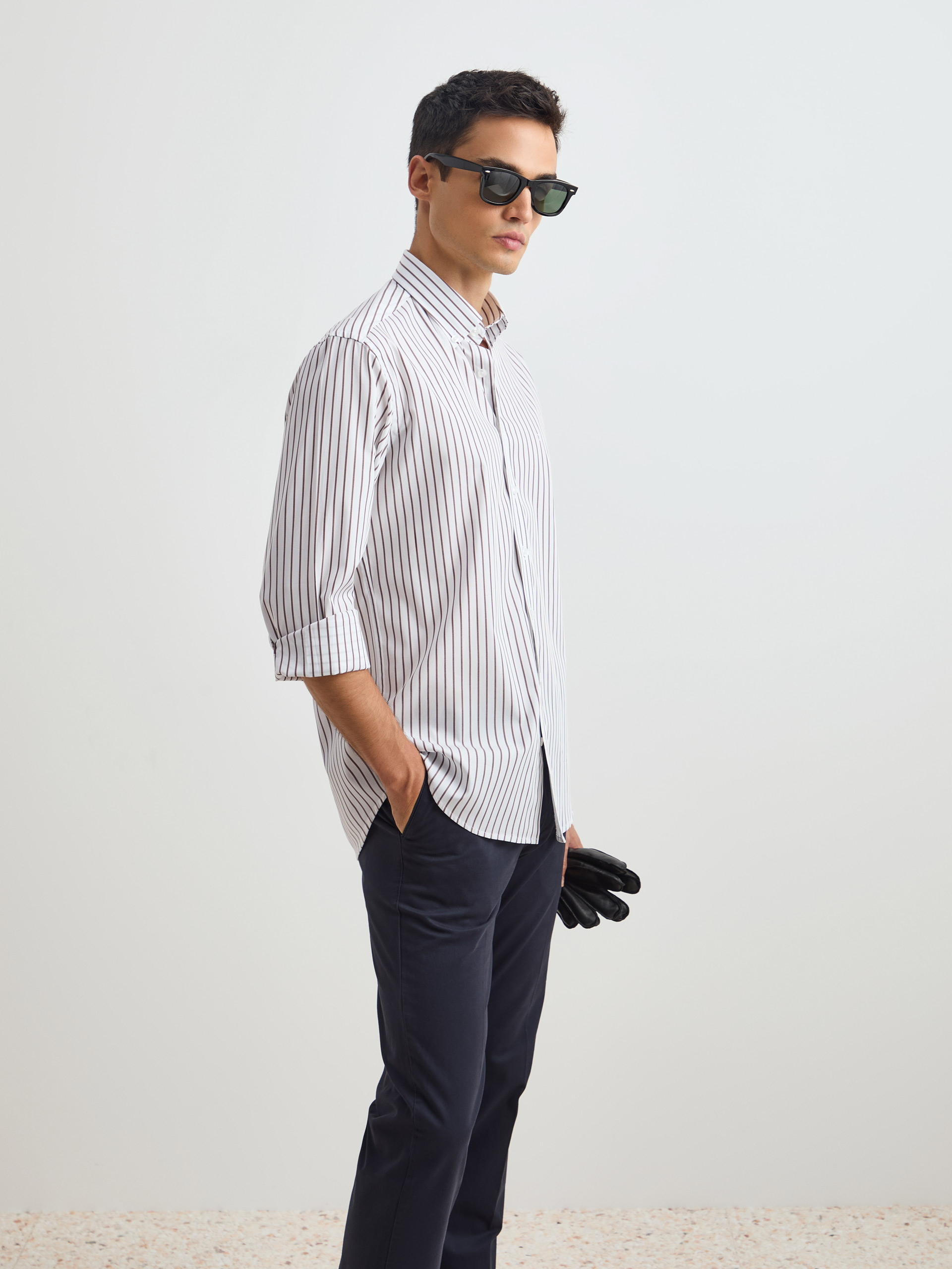 Camisa regular fit às riscas