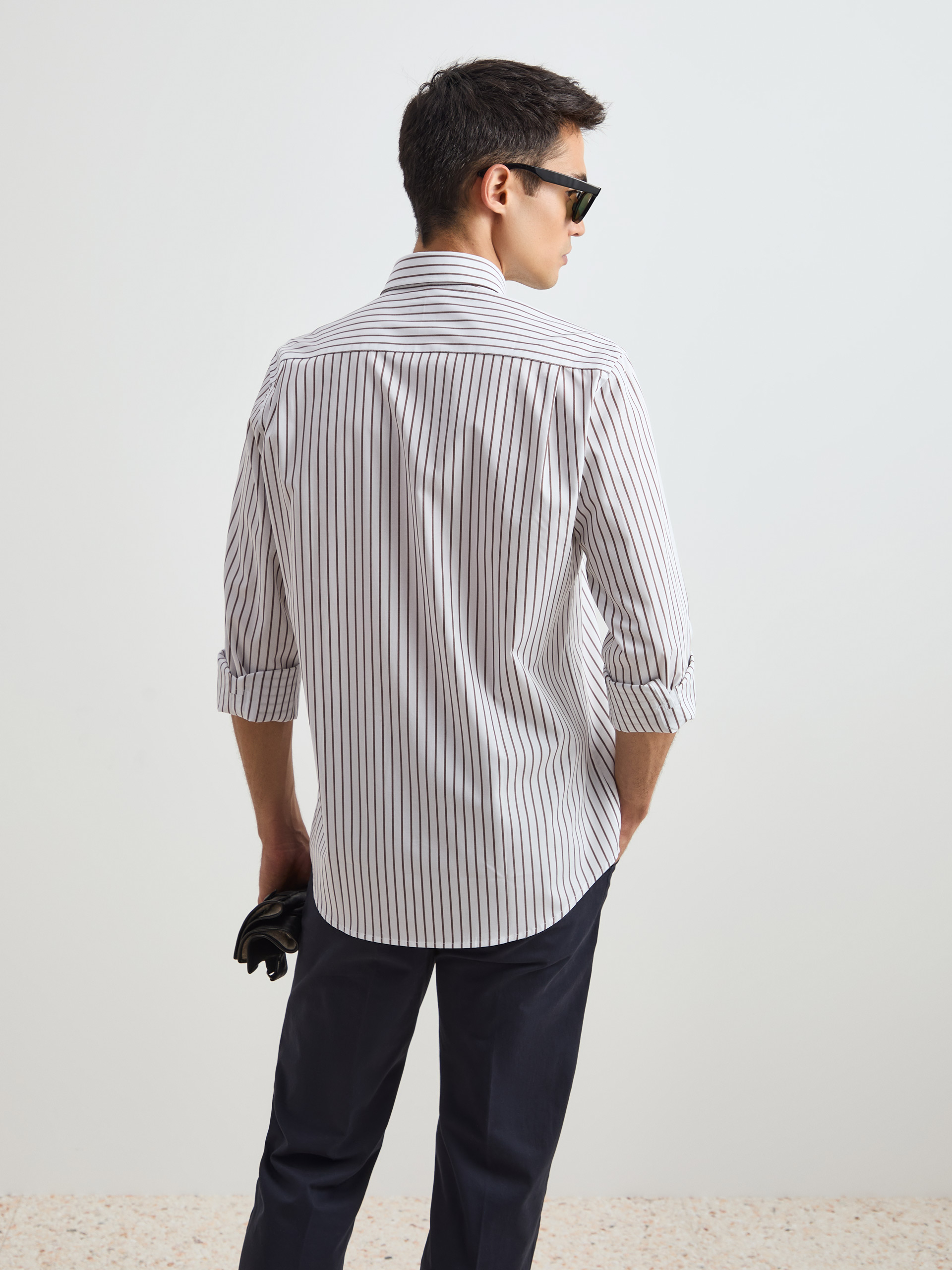 Camisa regular fit às riscas