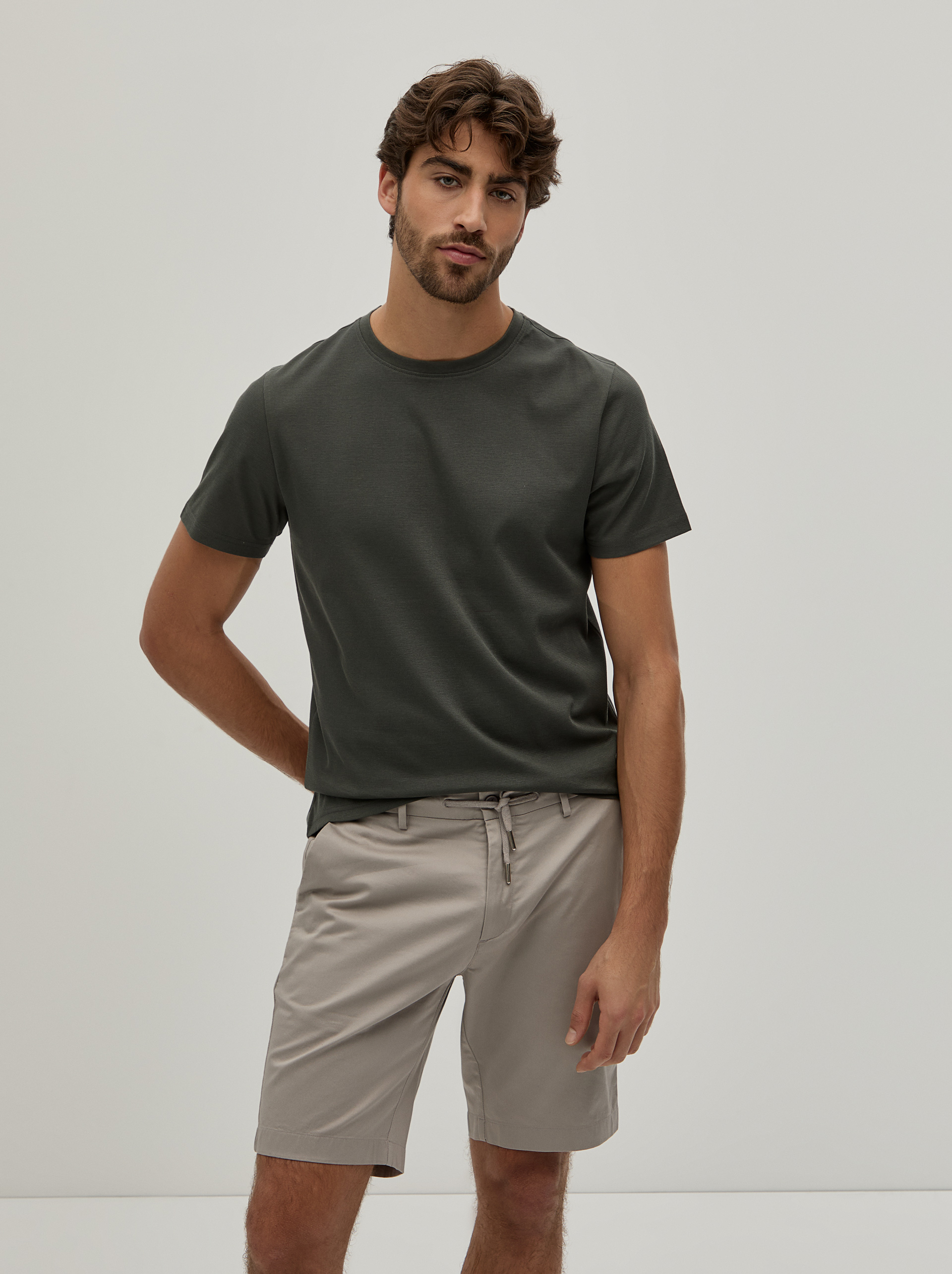 Basic short sleeve t-shirt