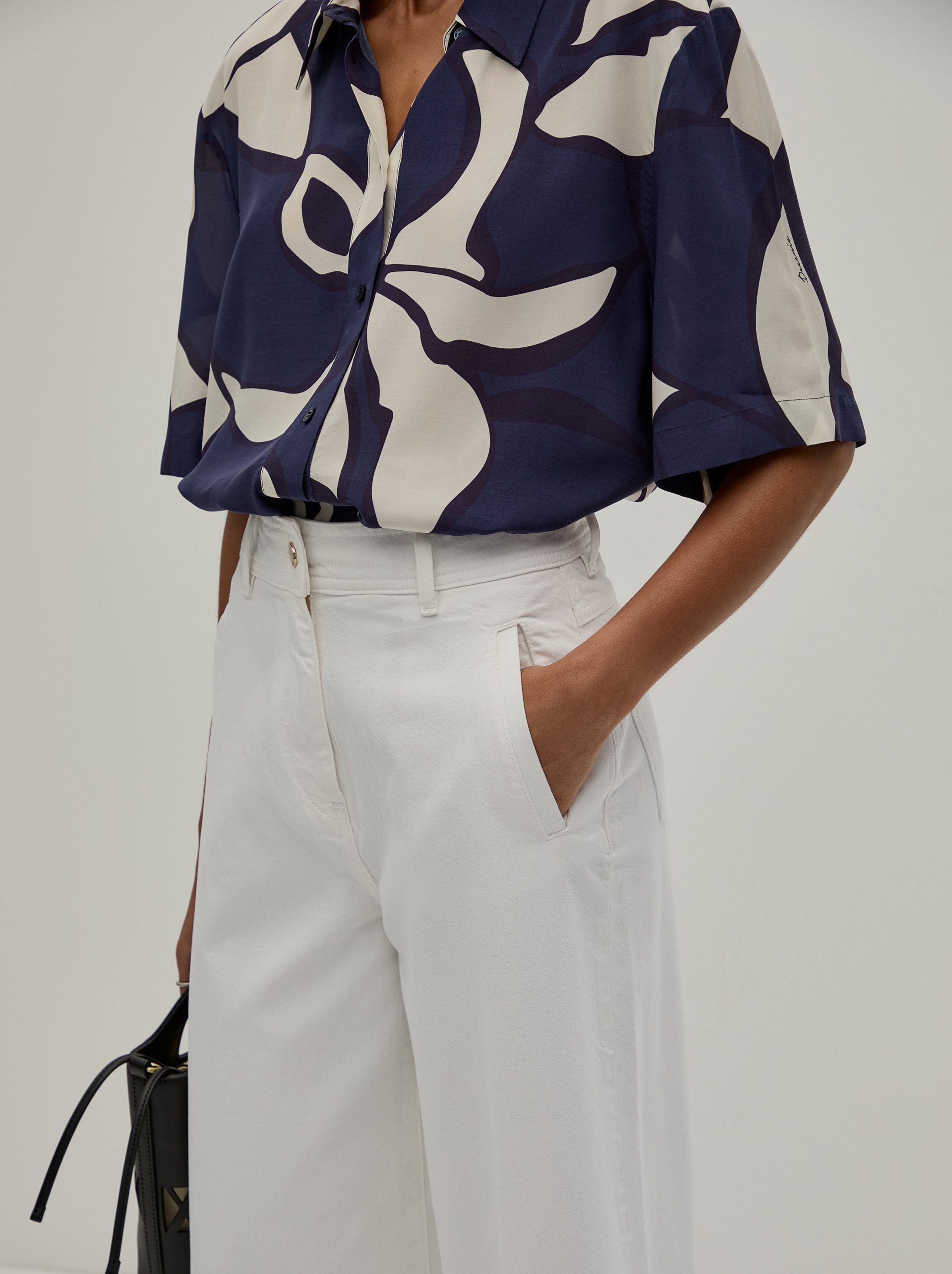 Pantalones anchos de mezclilla