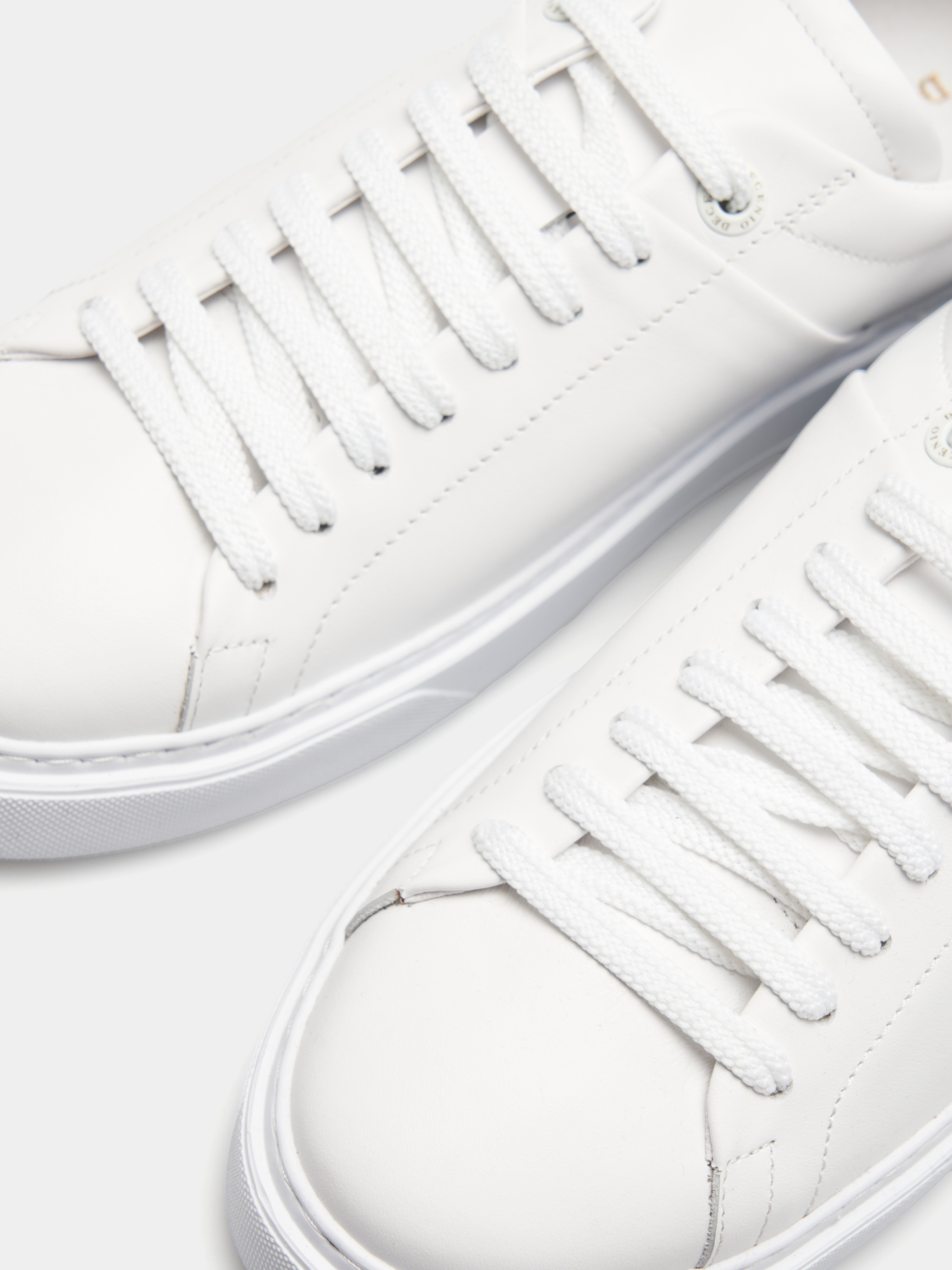 Zapatillas de piel