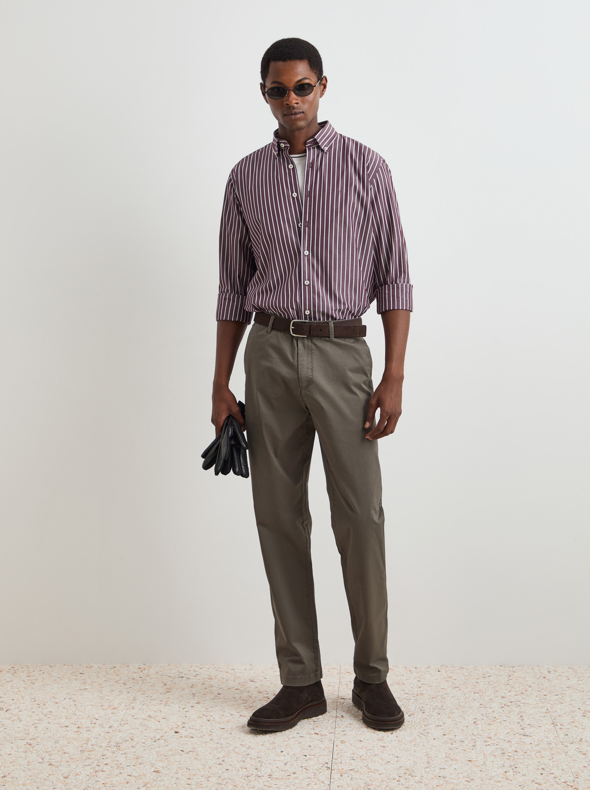 Camisa regular fit às riscas