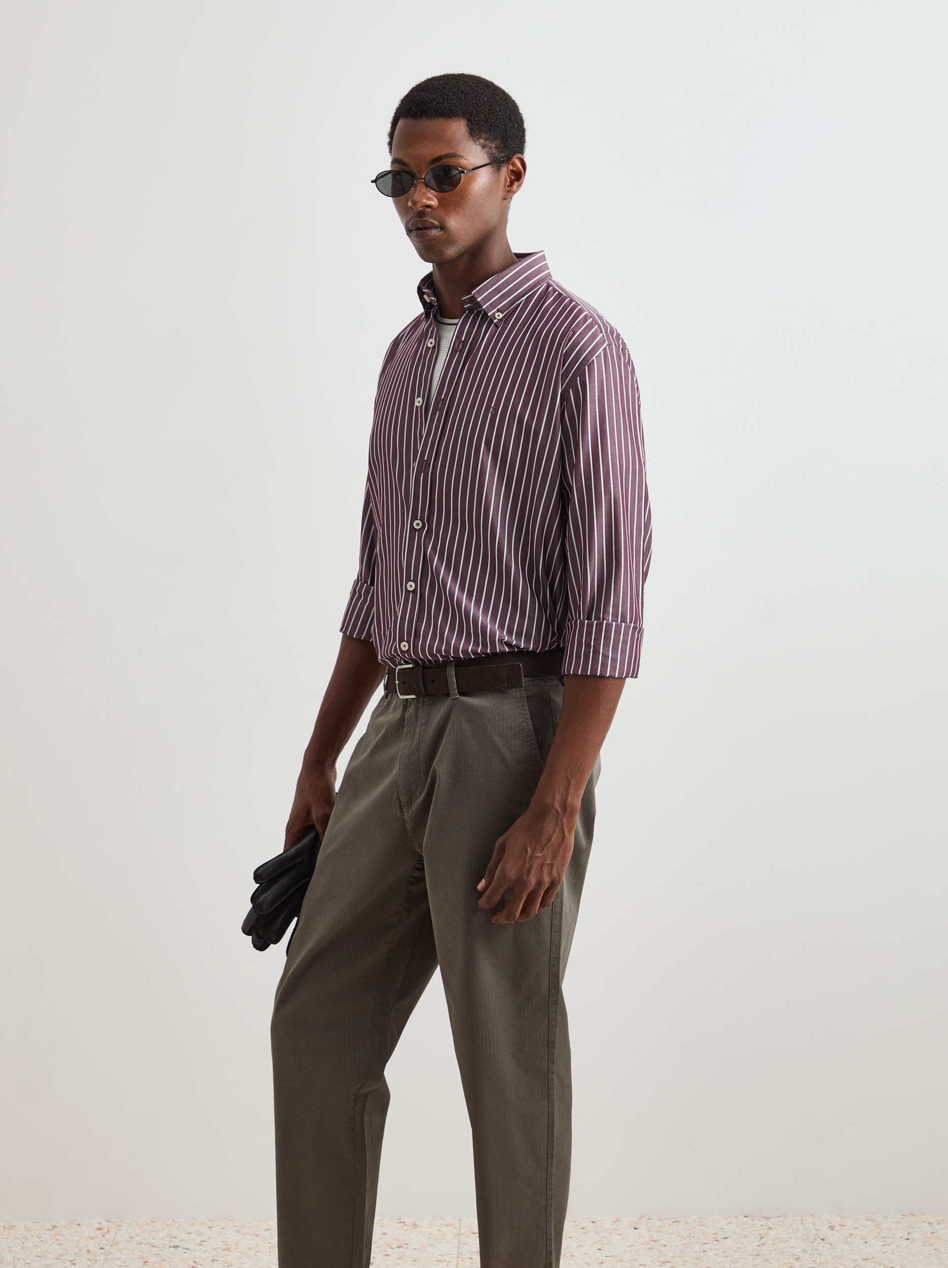 Camisa regular fit às riscas