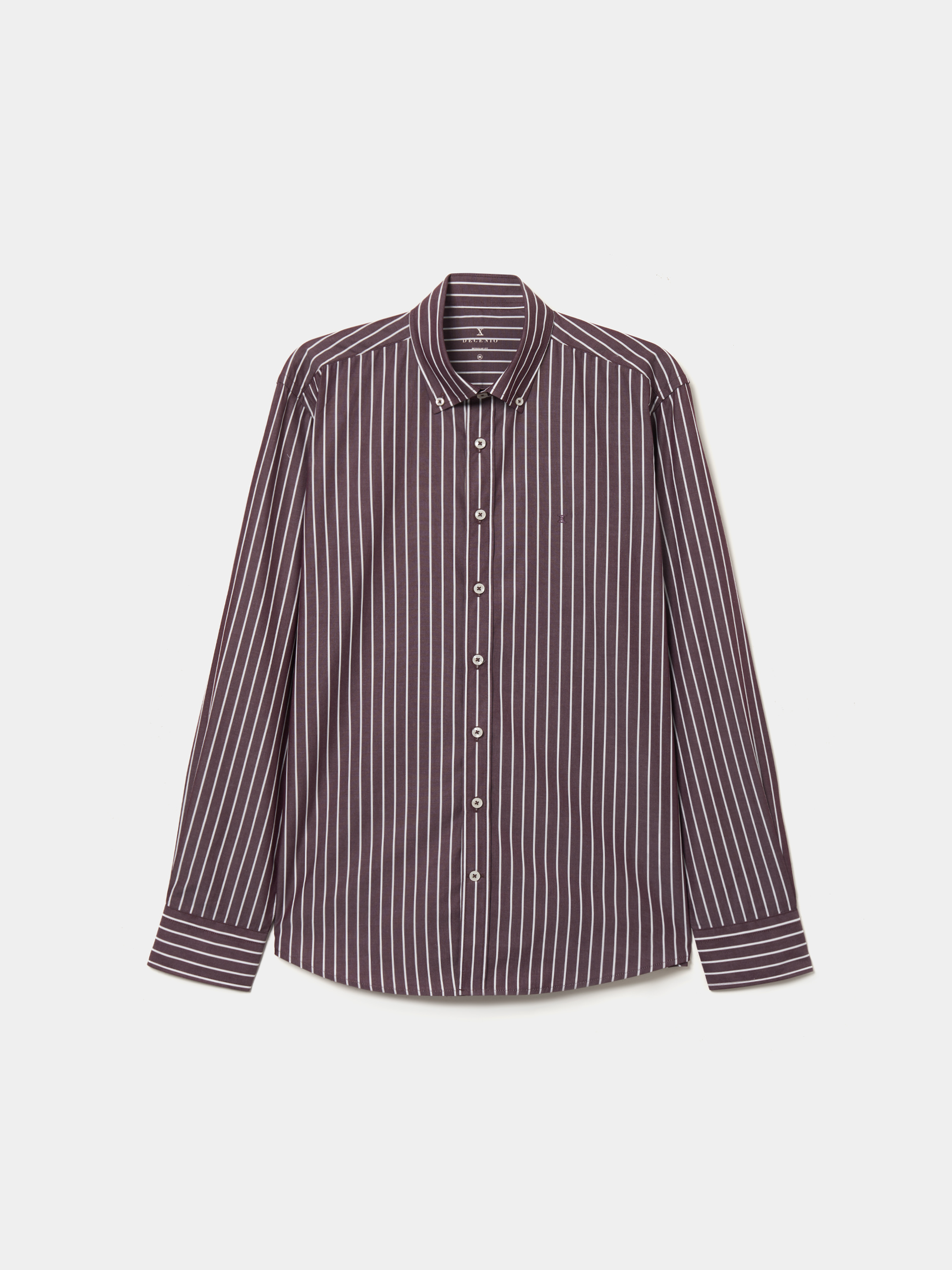 Camisa regular fit às riscas