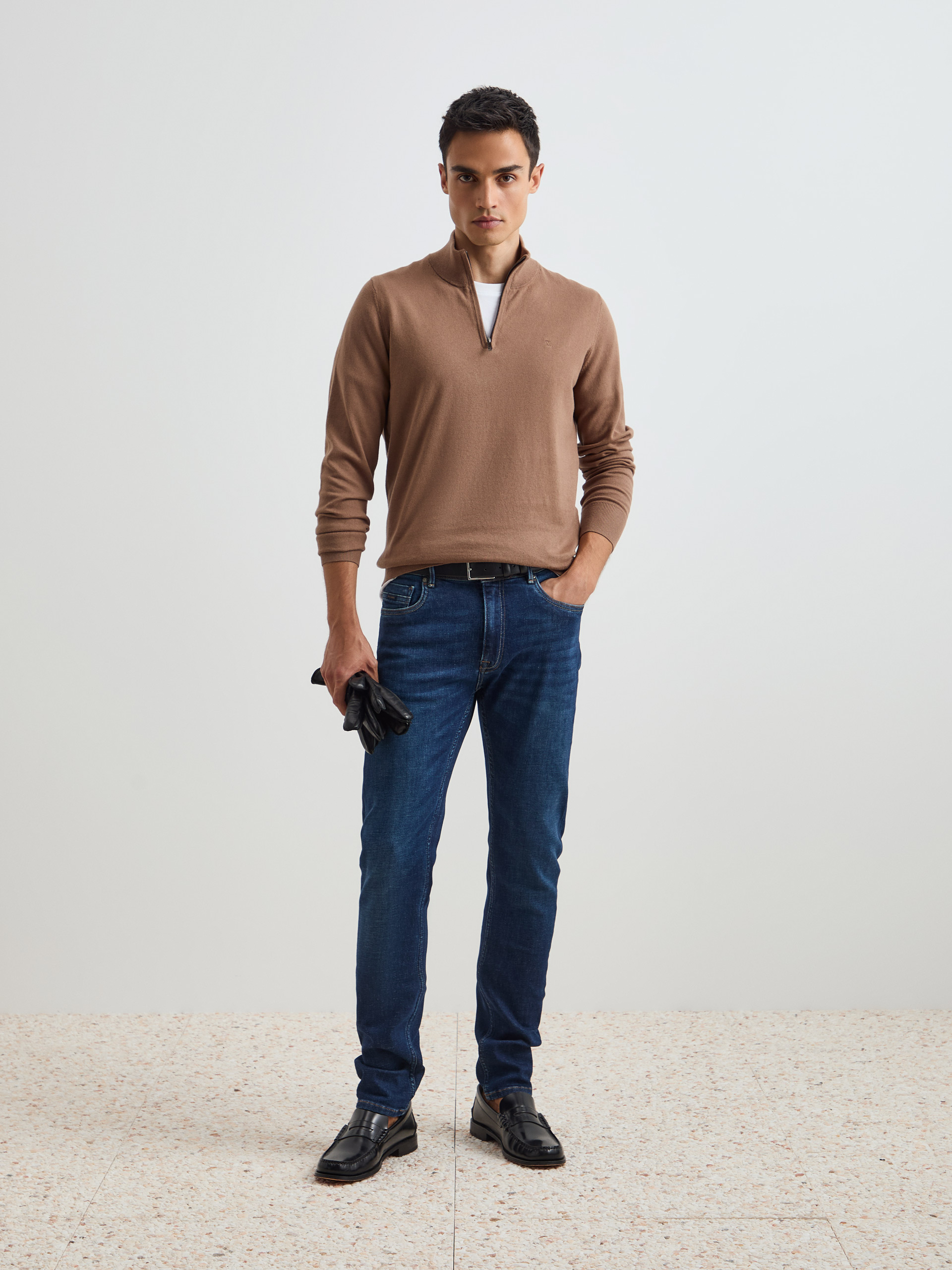 Sweater with zipper