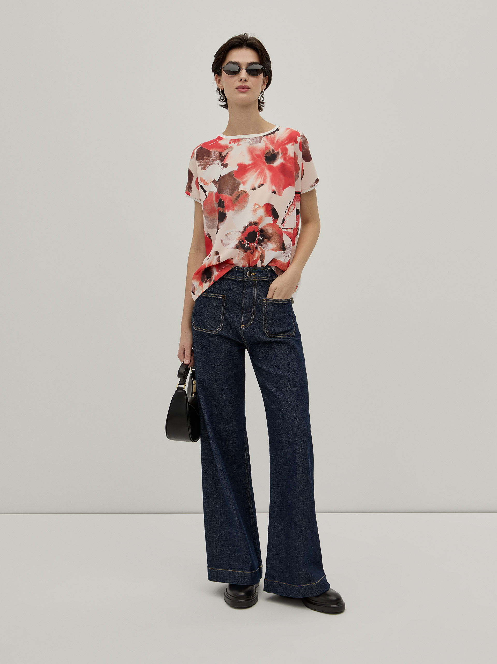 T-shirt padrão floral