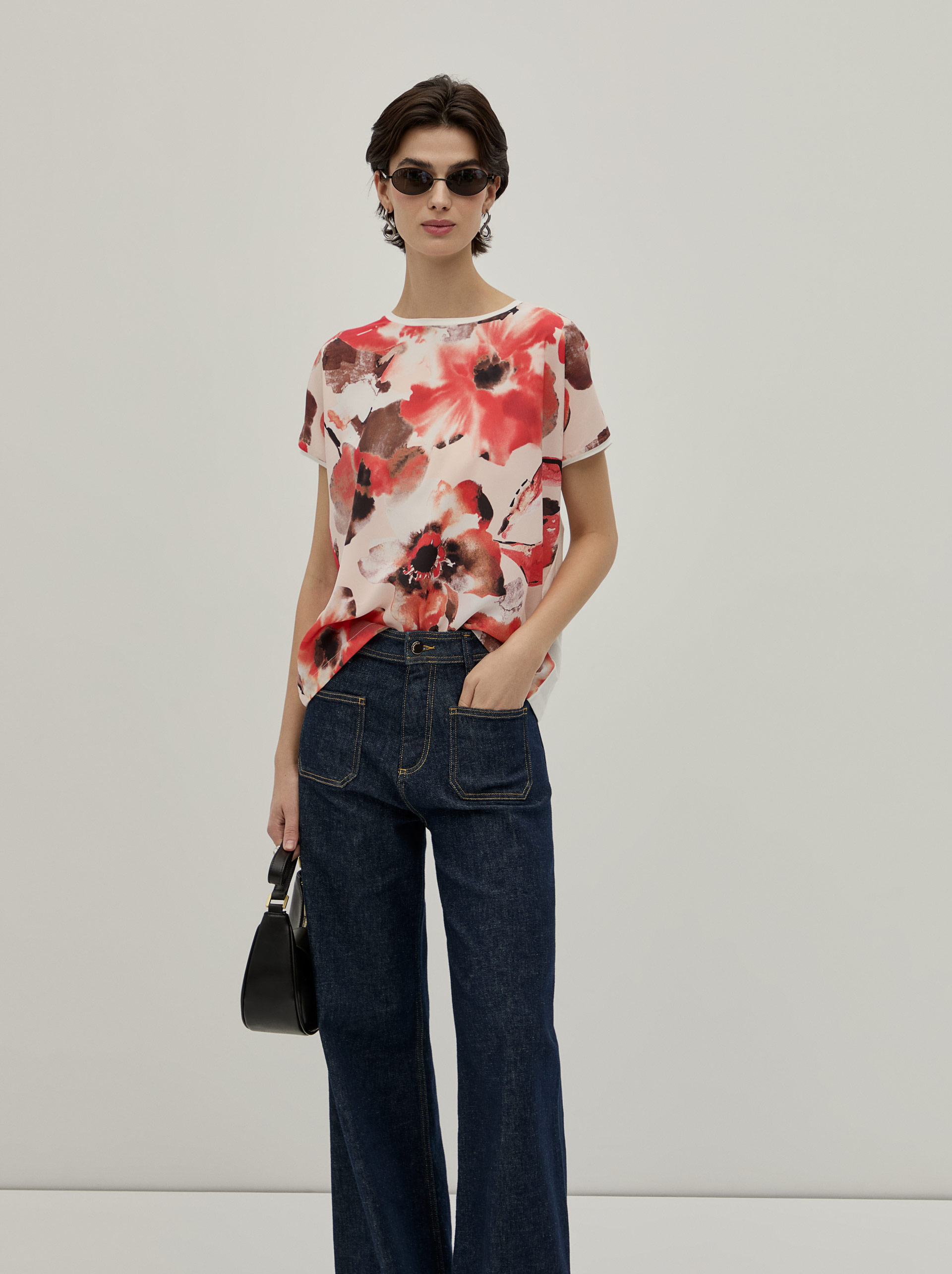T-shirt padrão floral