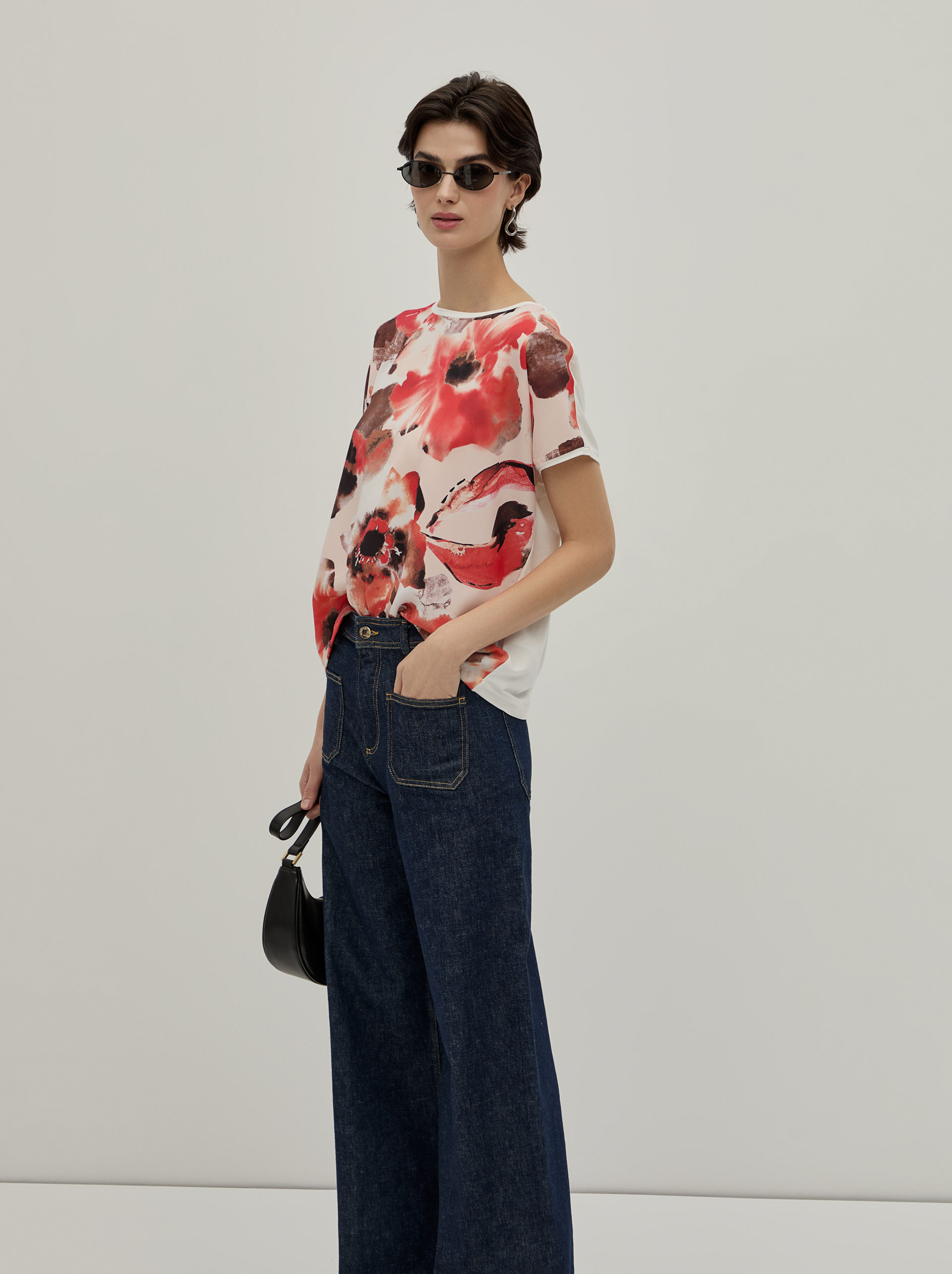 T-shirt padrão floral