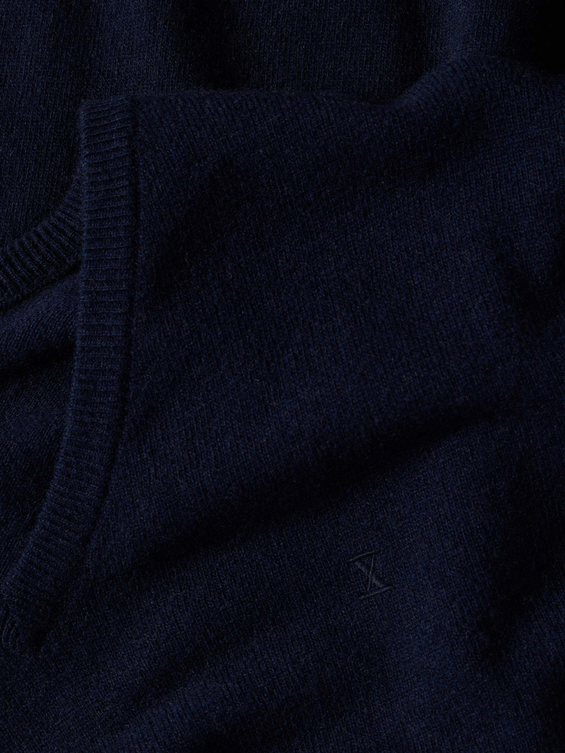 Knitted sweater with wool