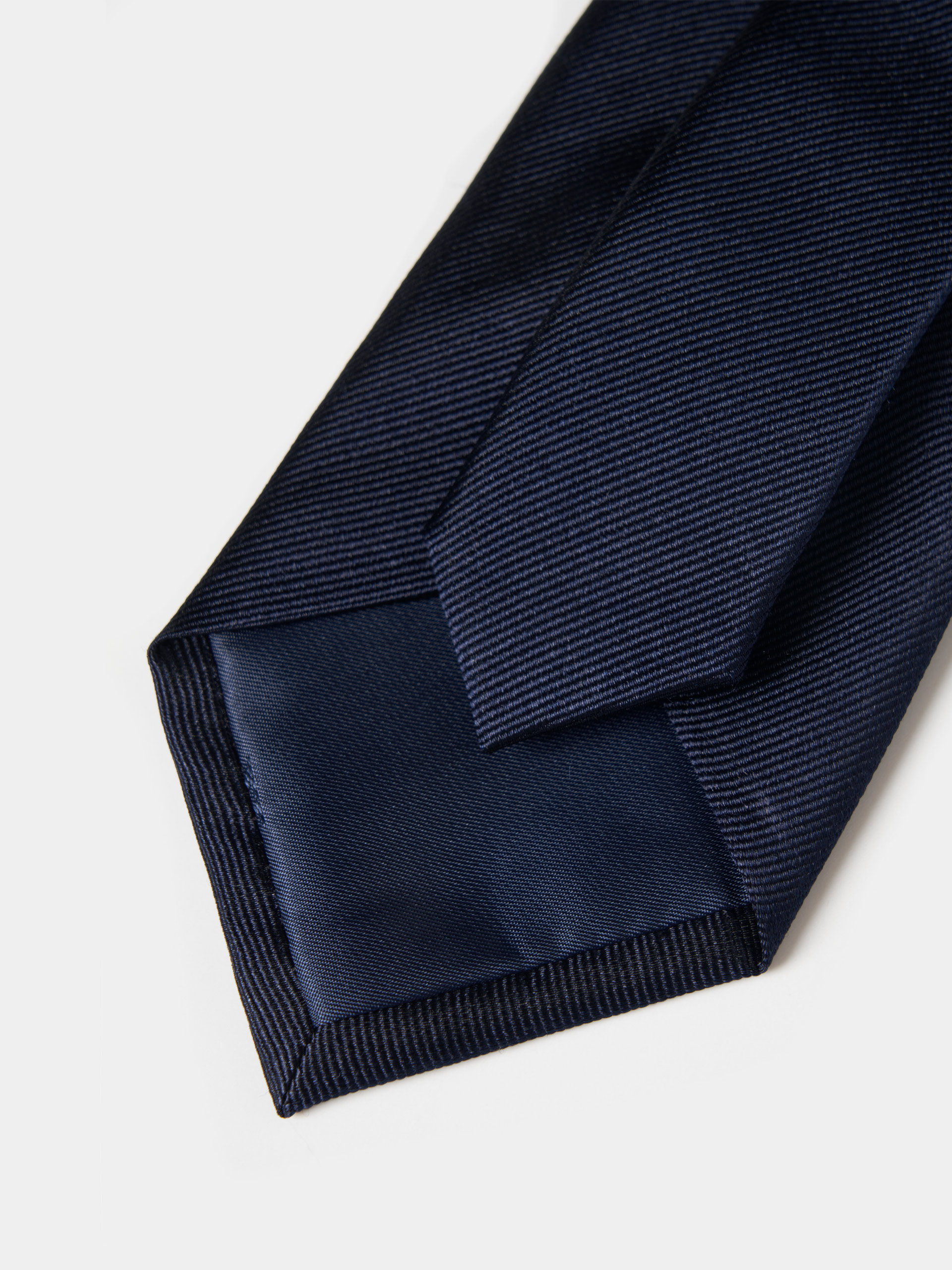 Silk tie
