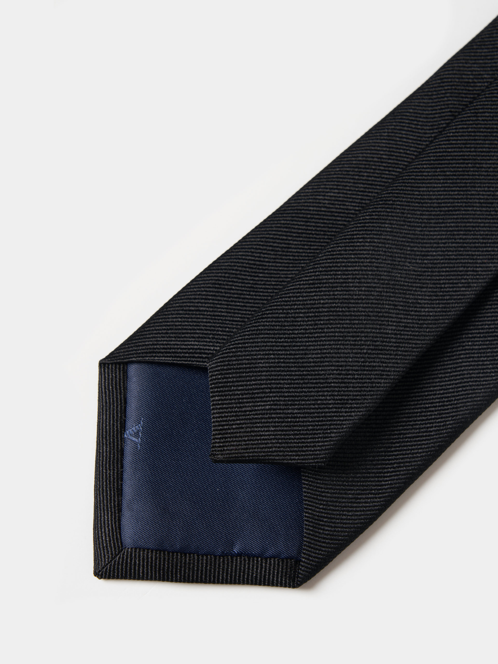 Silk tie