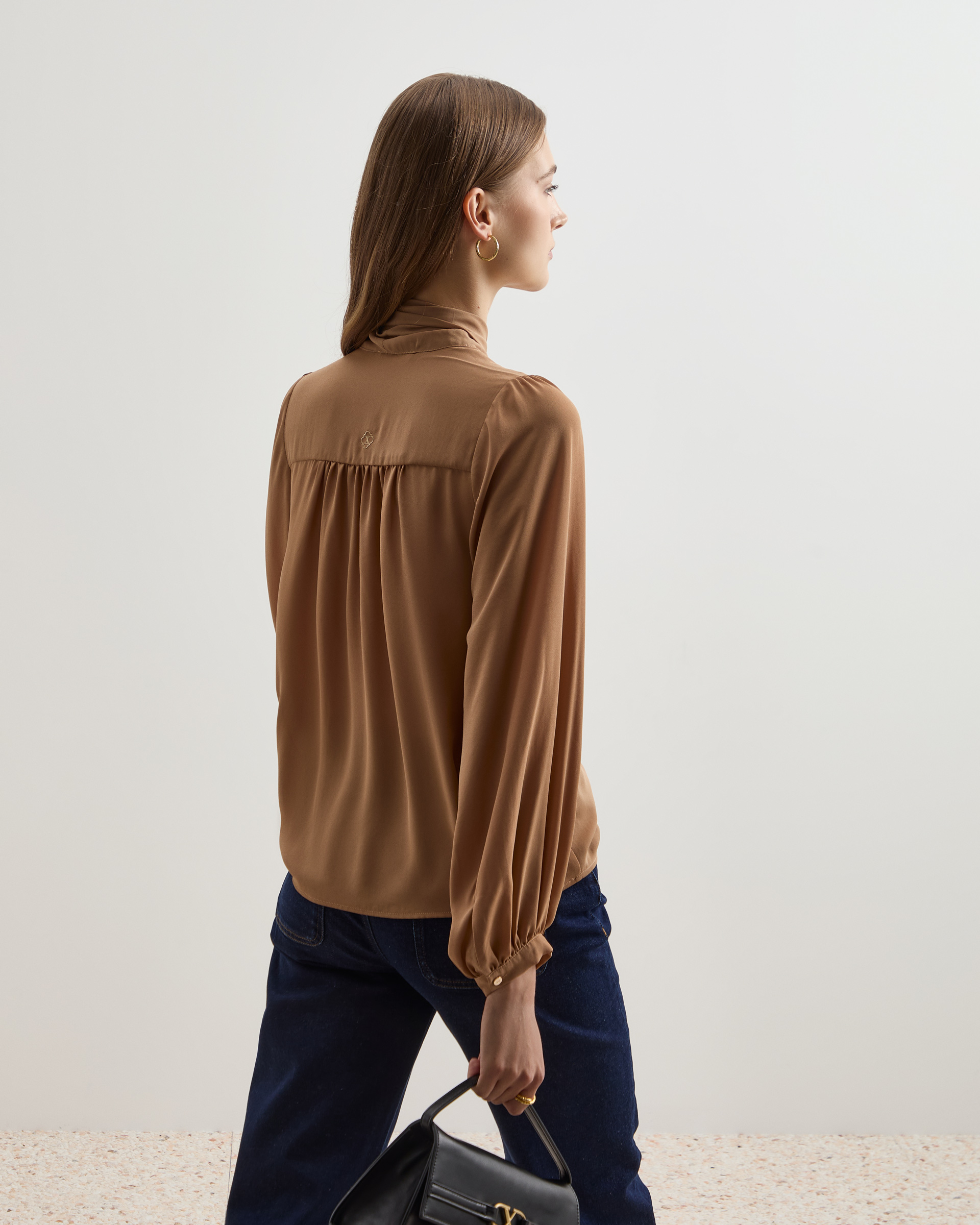 Balloon sleeve blouse