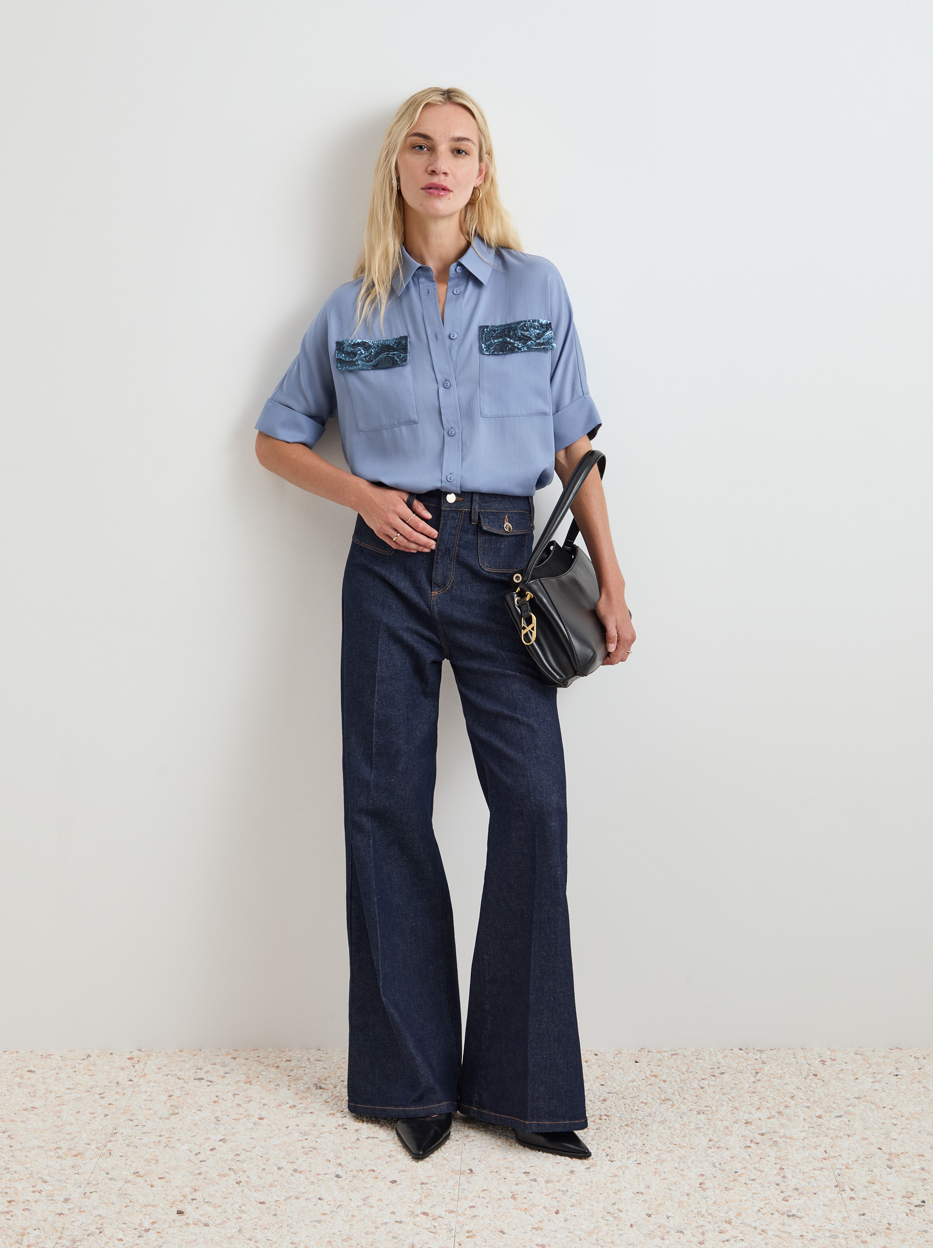 Pantalones vaqueros acampanados