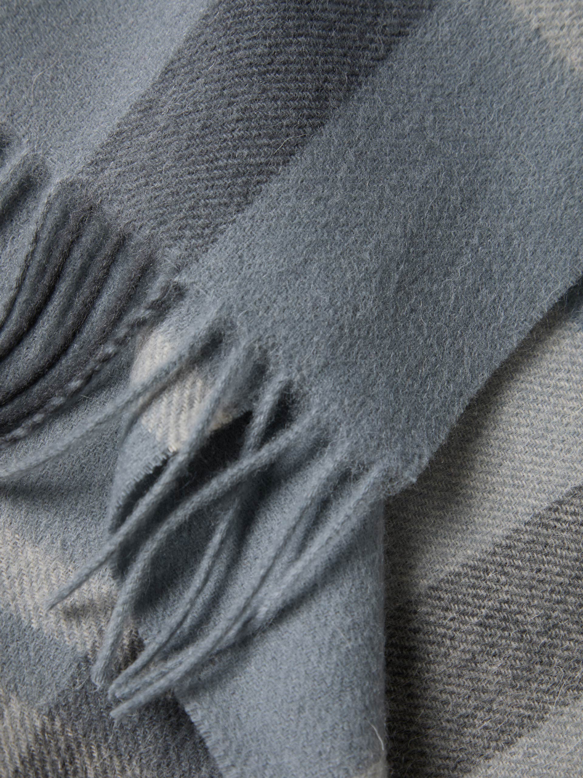 Wool scarf
