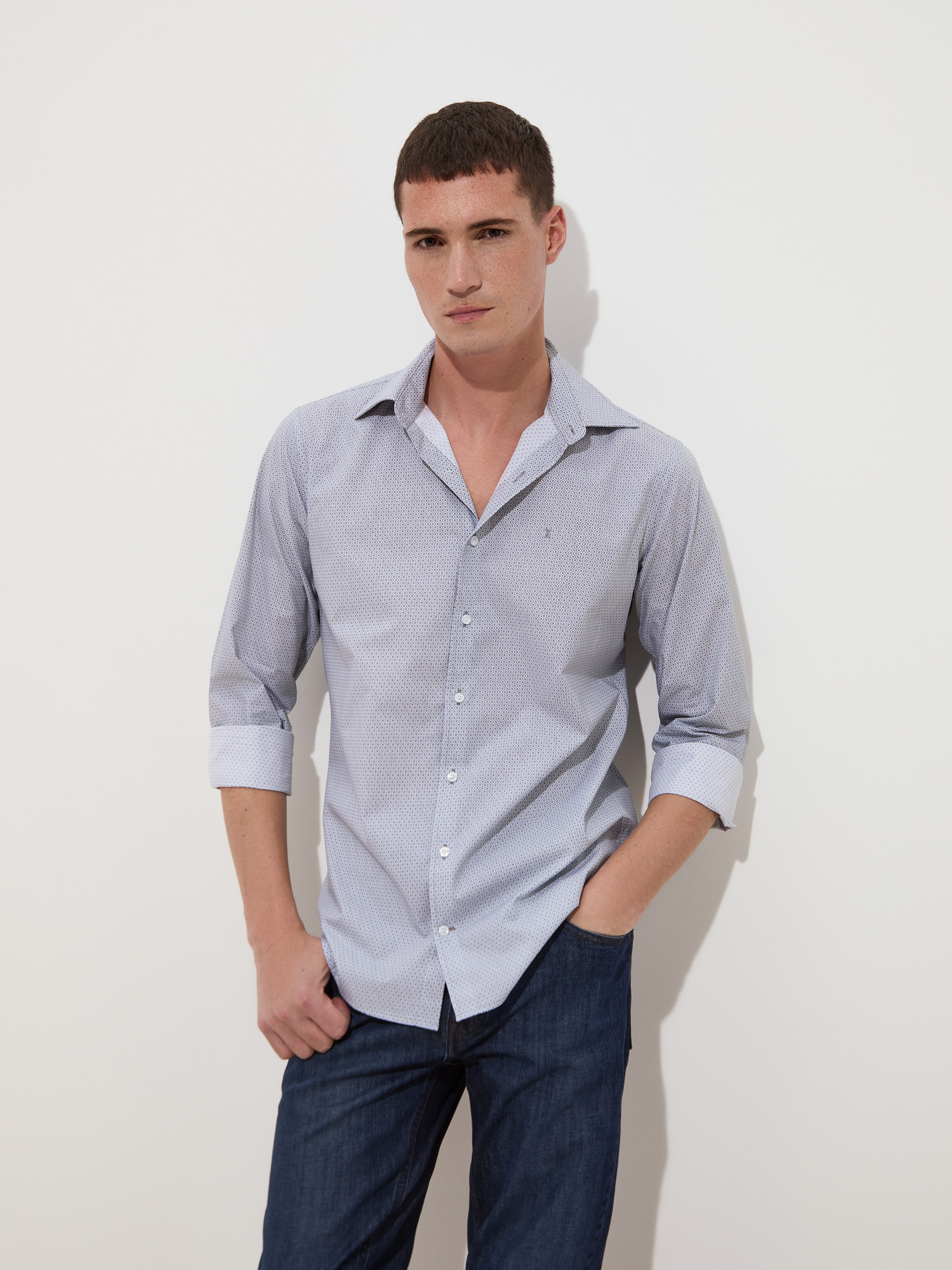 Camisa de corte ajustado