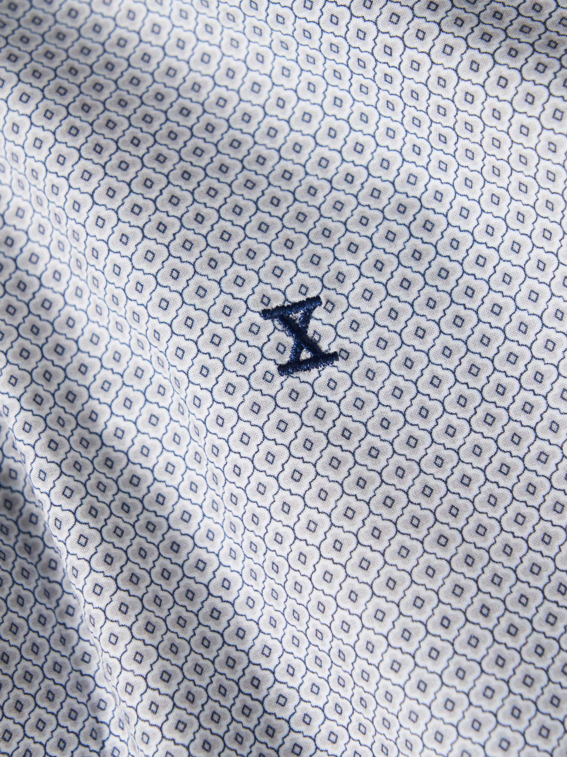 Camisa de corte ajustado