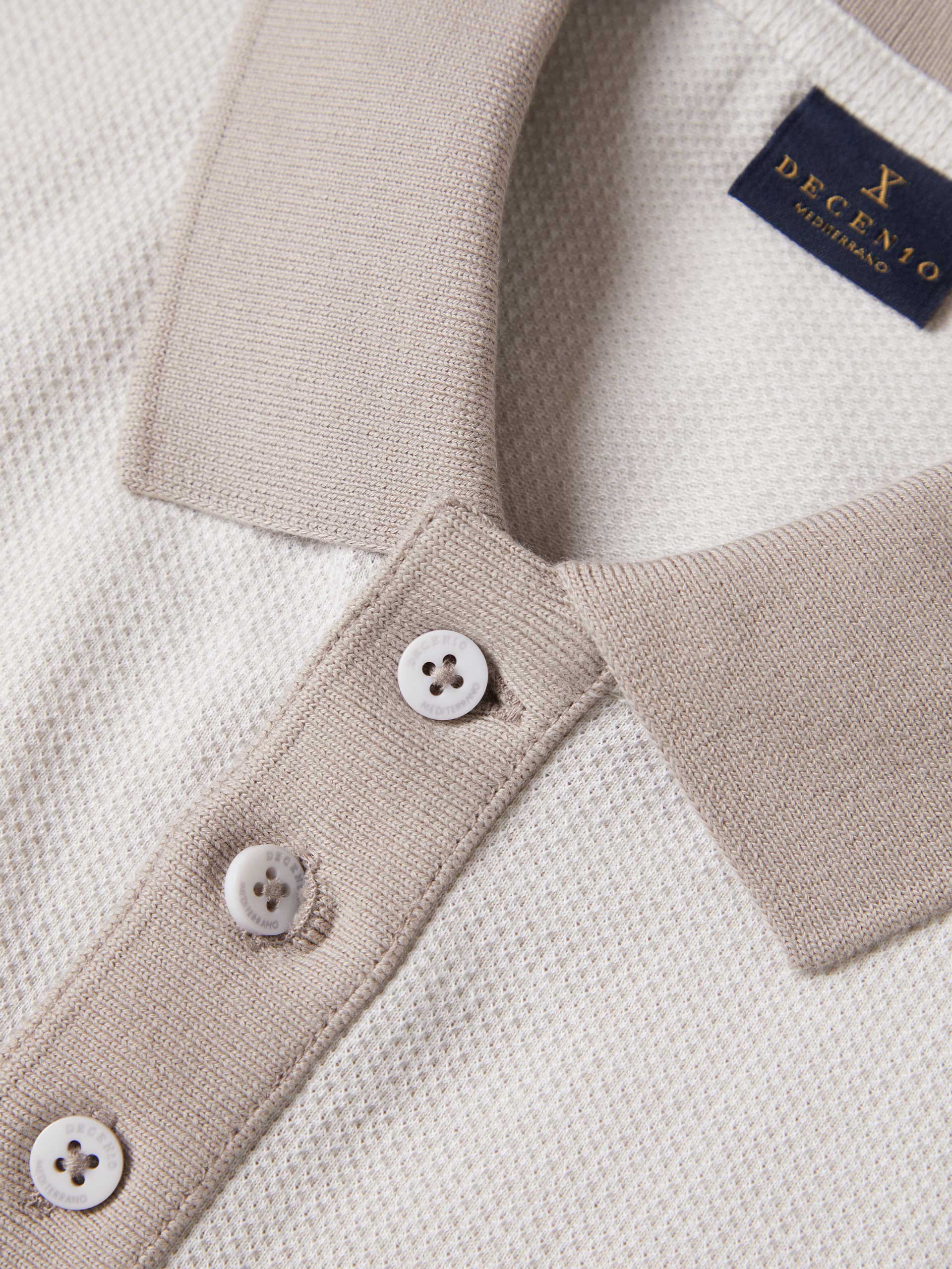 Short-sleeved polo shirt