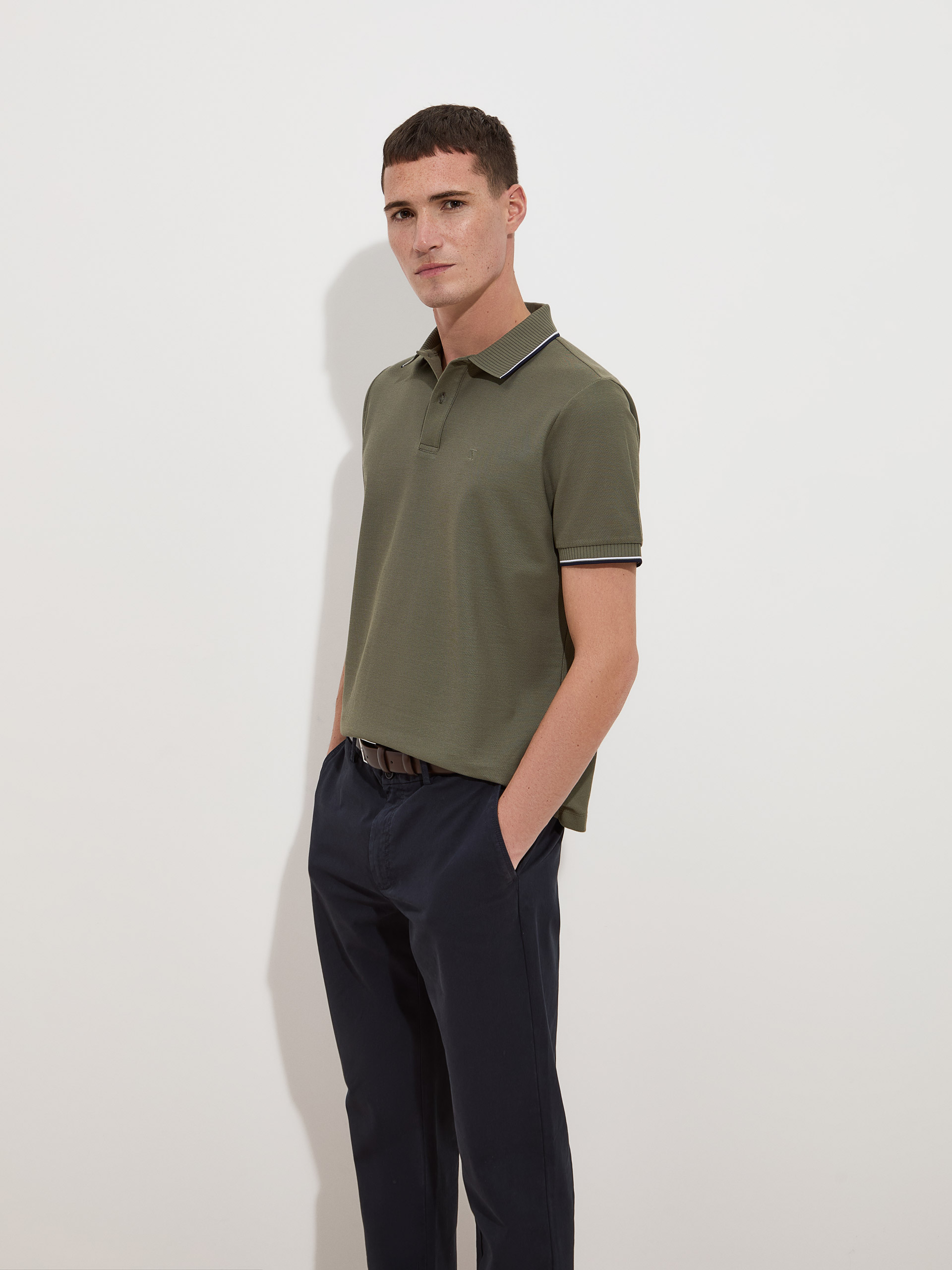 Short-sleeved polo shirt