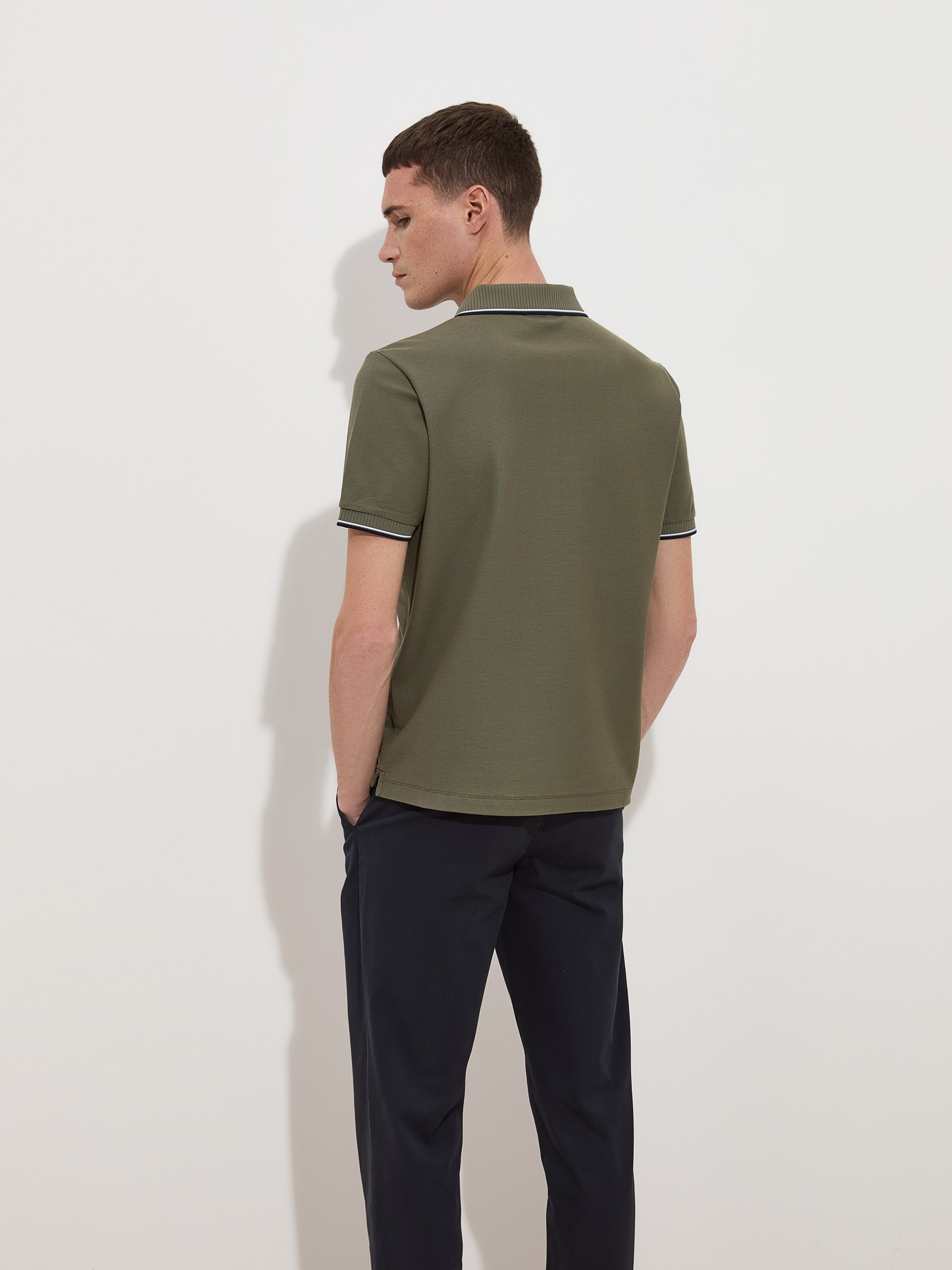 Short-sleeved polo shirt