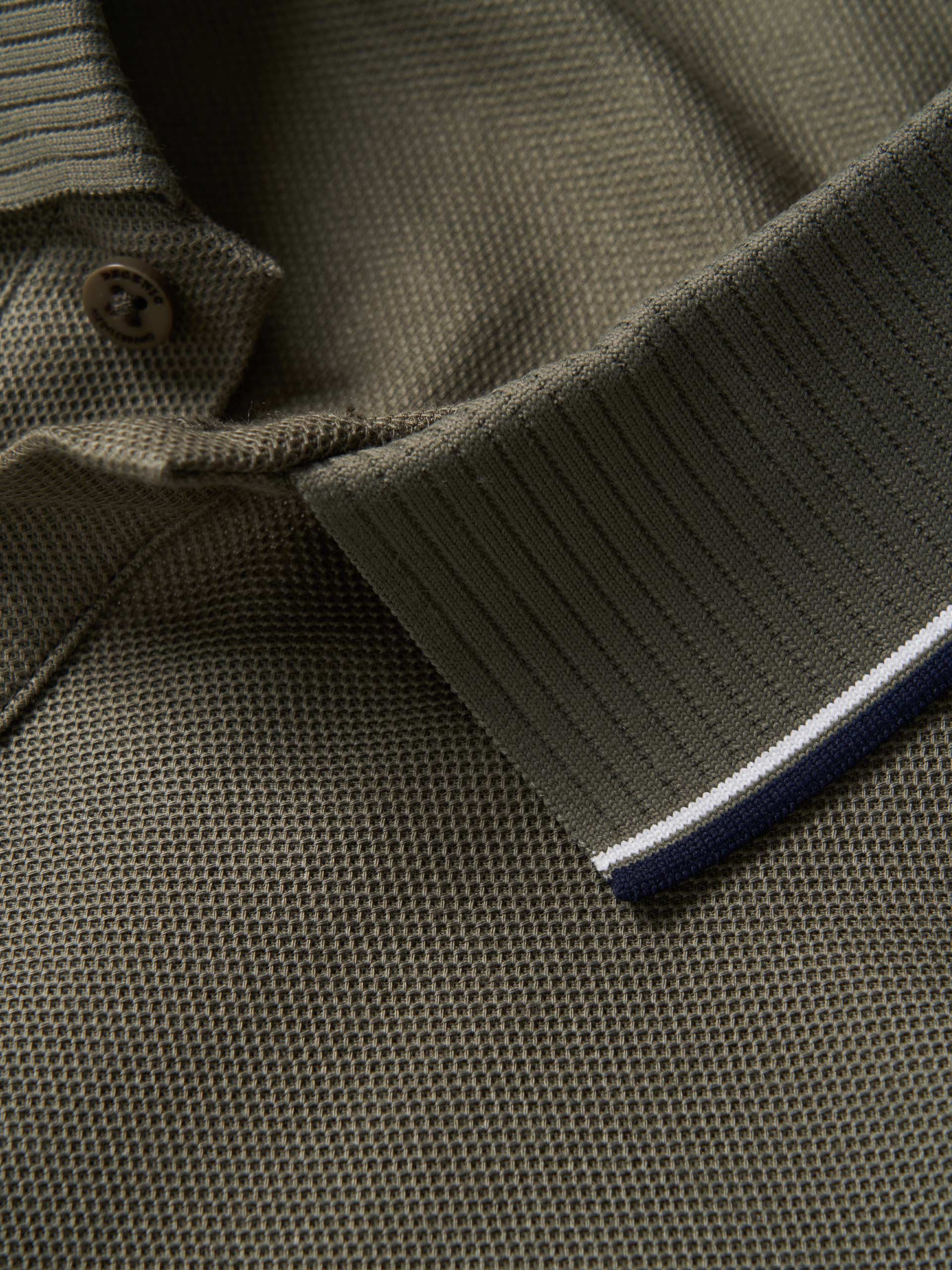 Short-sleeved polo shirt