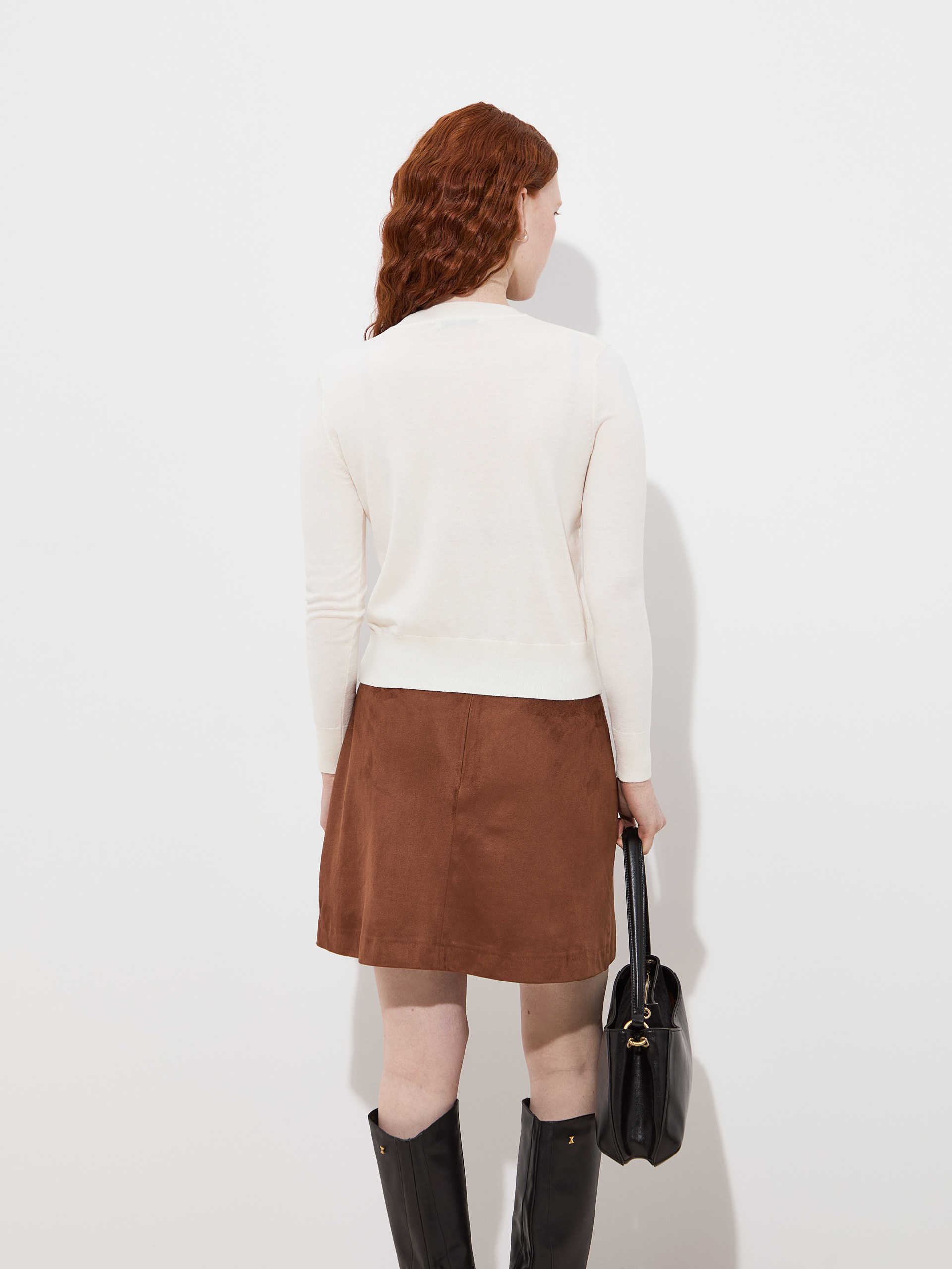 Round neck sweater