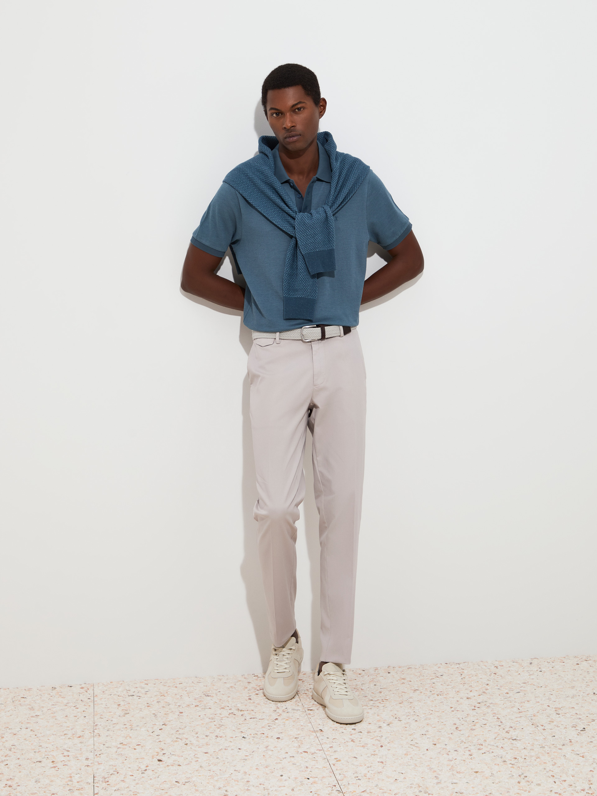 Pantalones chinos de corte ajustado