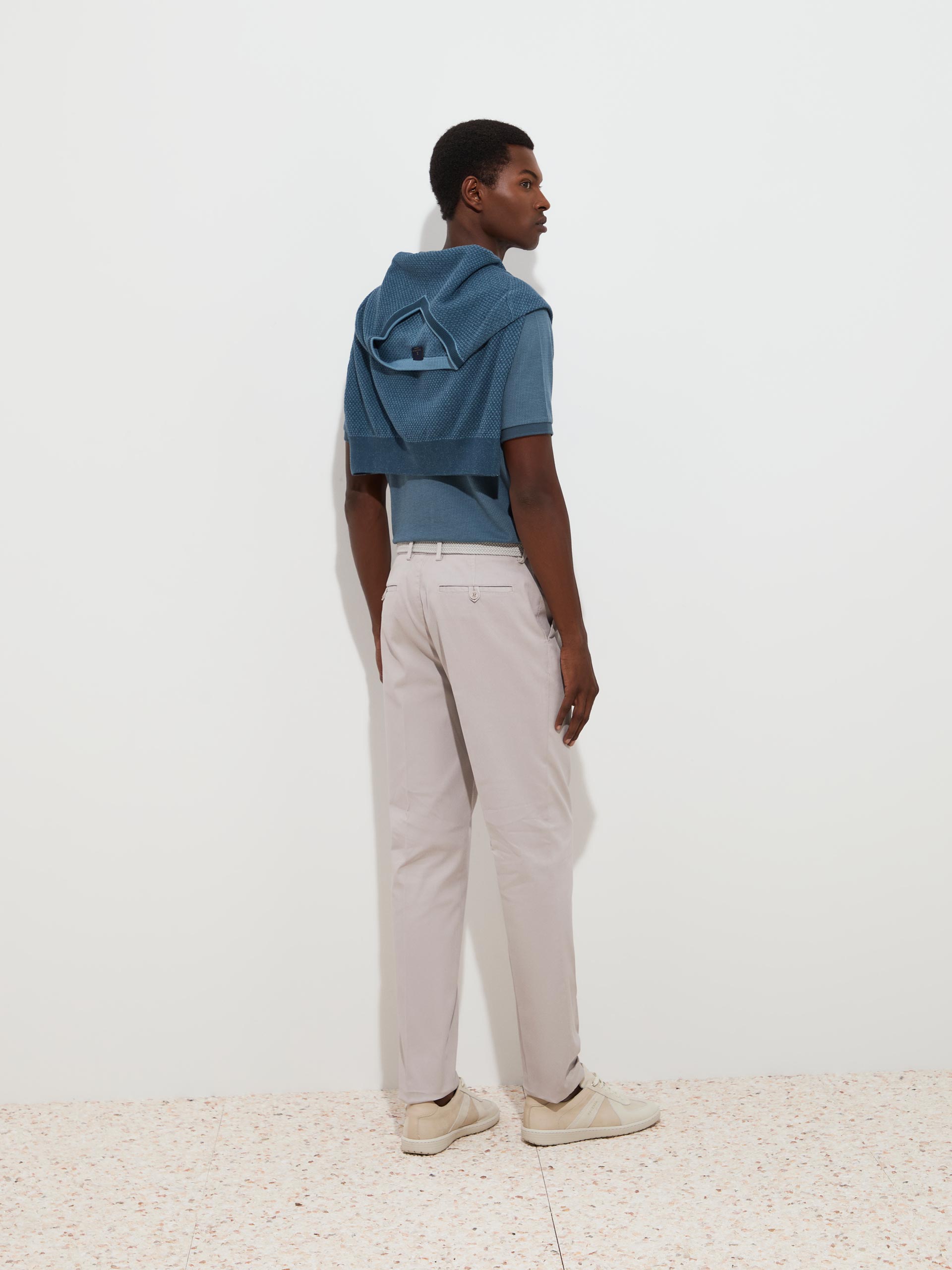 Pantalones chinos de corte ajustado