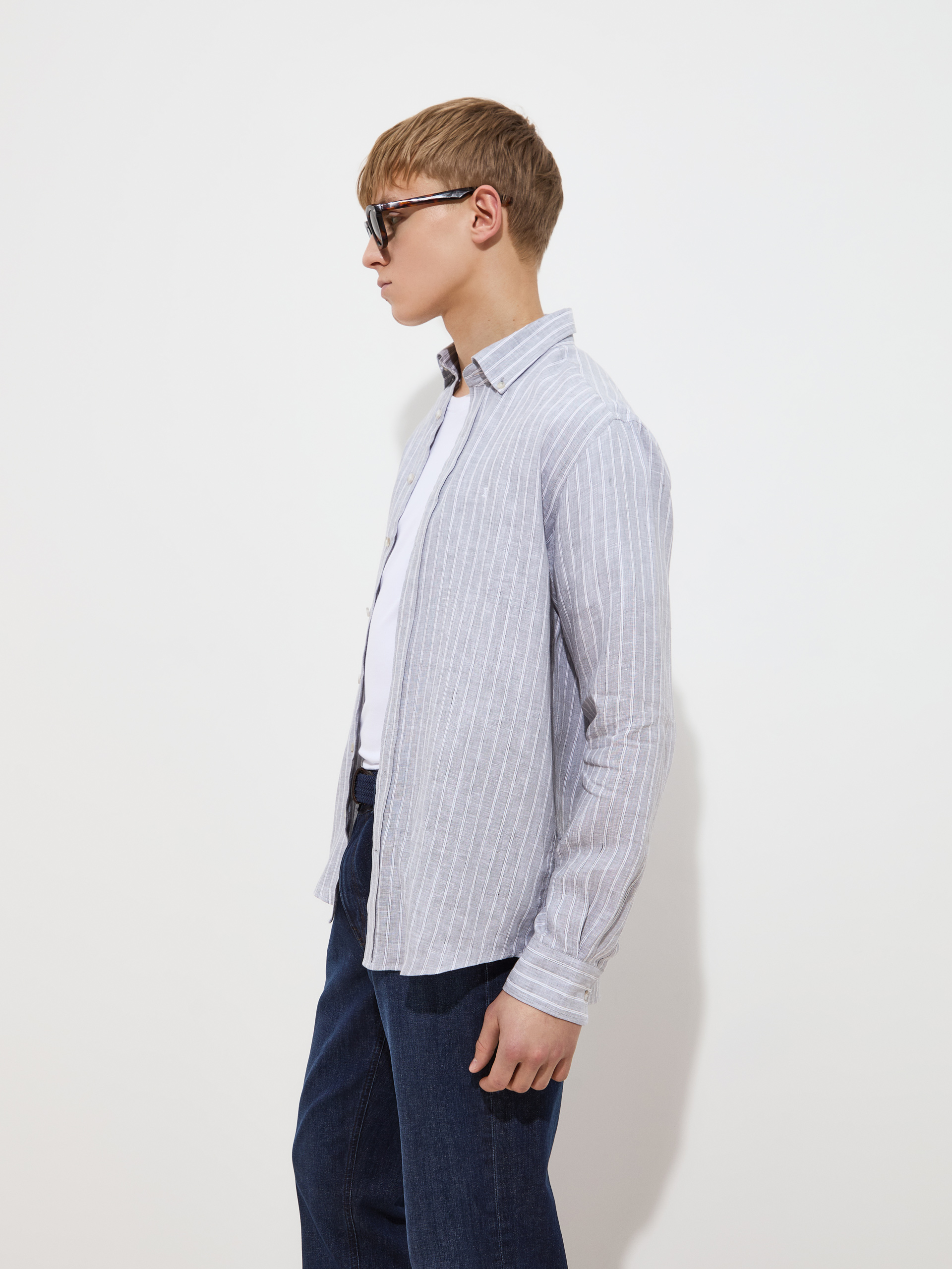 Regular fit linen shirt with stripes