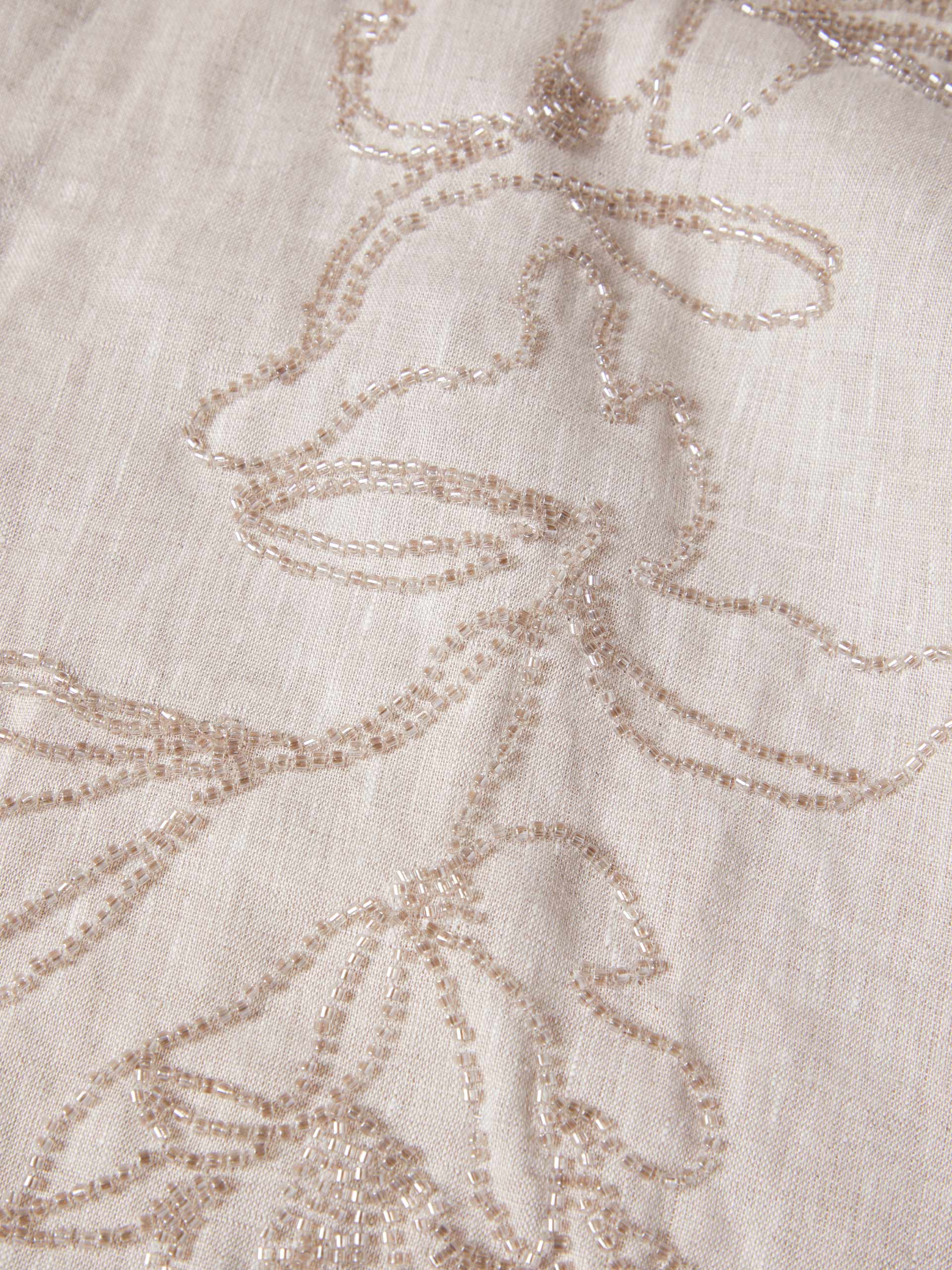 Camisa com bordado de missangas