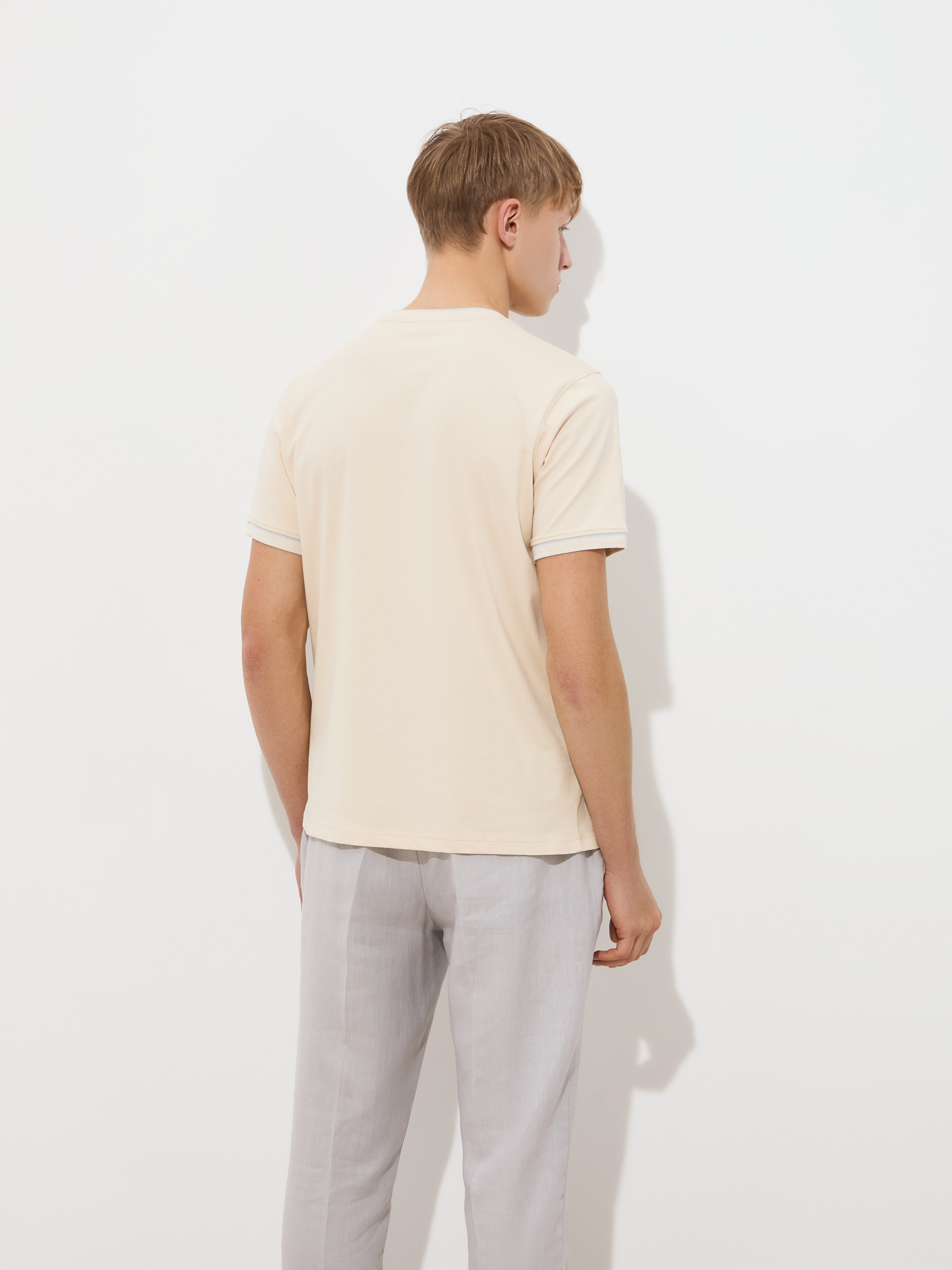 Short-sleeved T-shirt