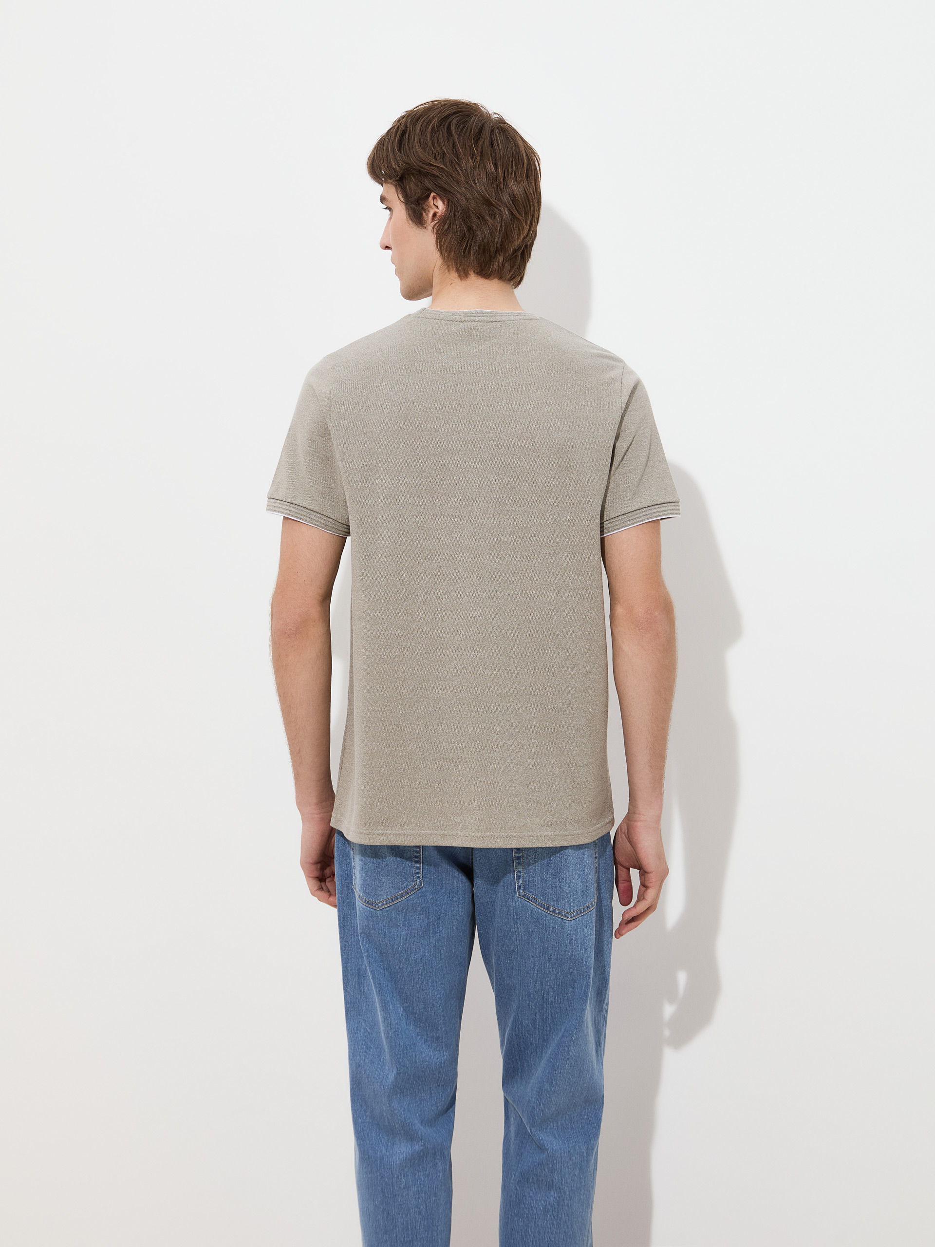 Short-sleeved T-shirt