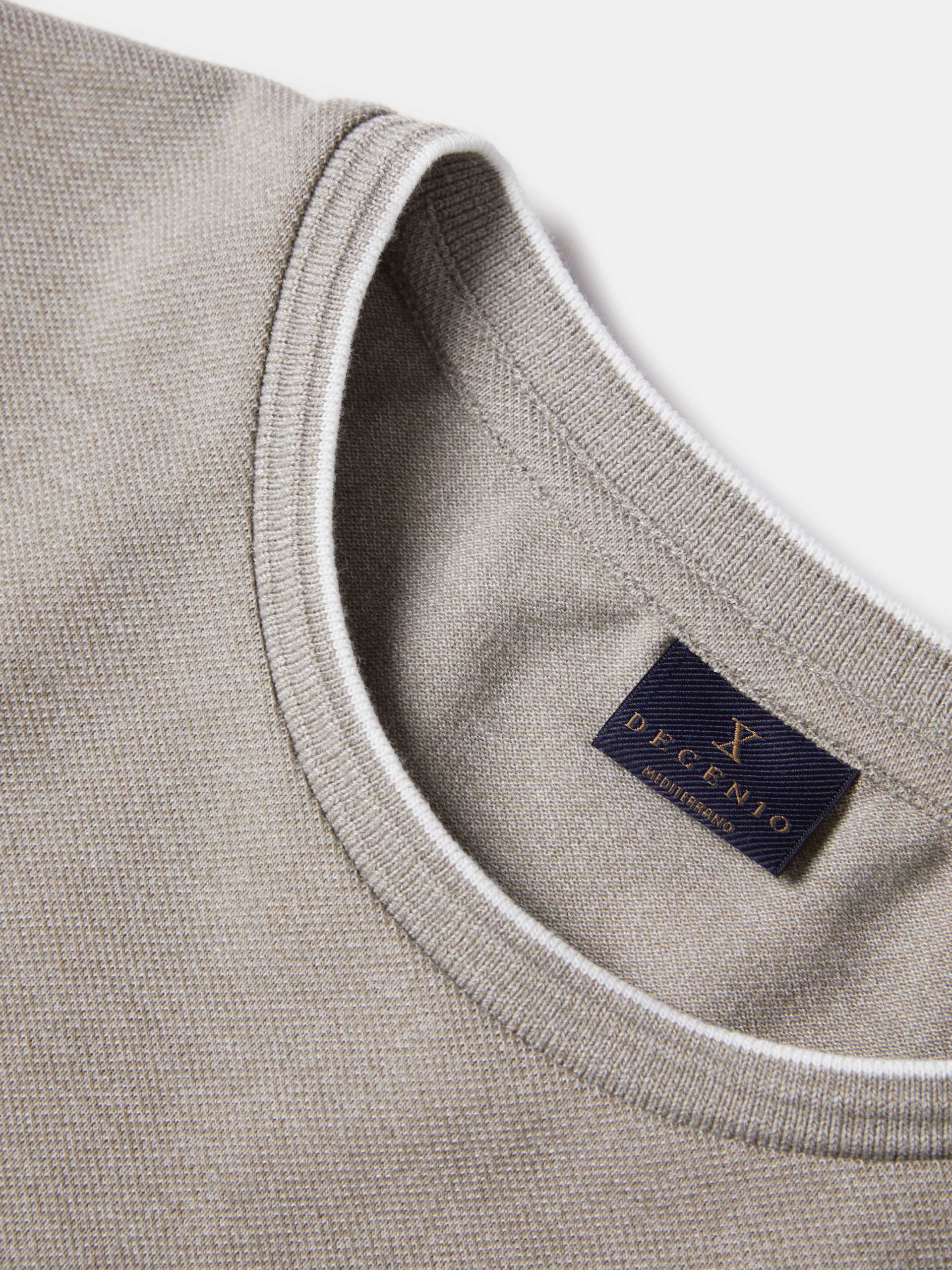 Short-sleeved T-shirt