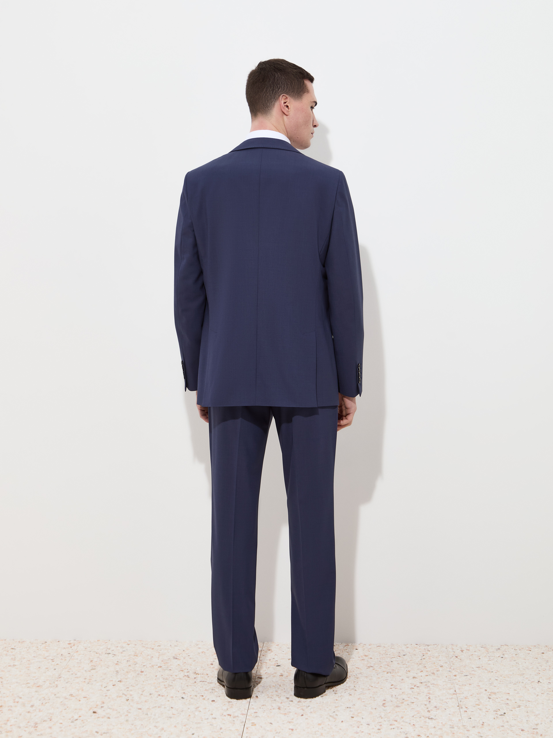 Regular fit suit